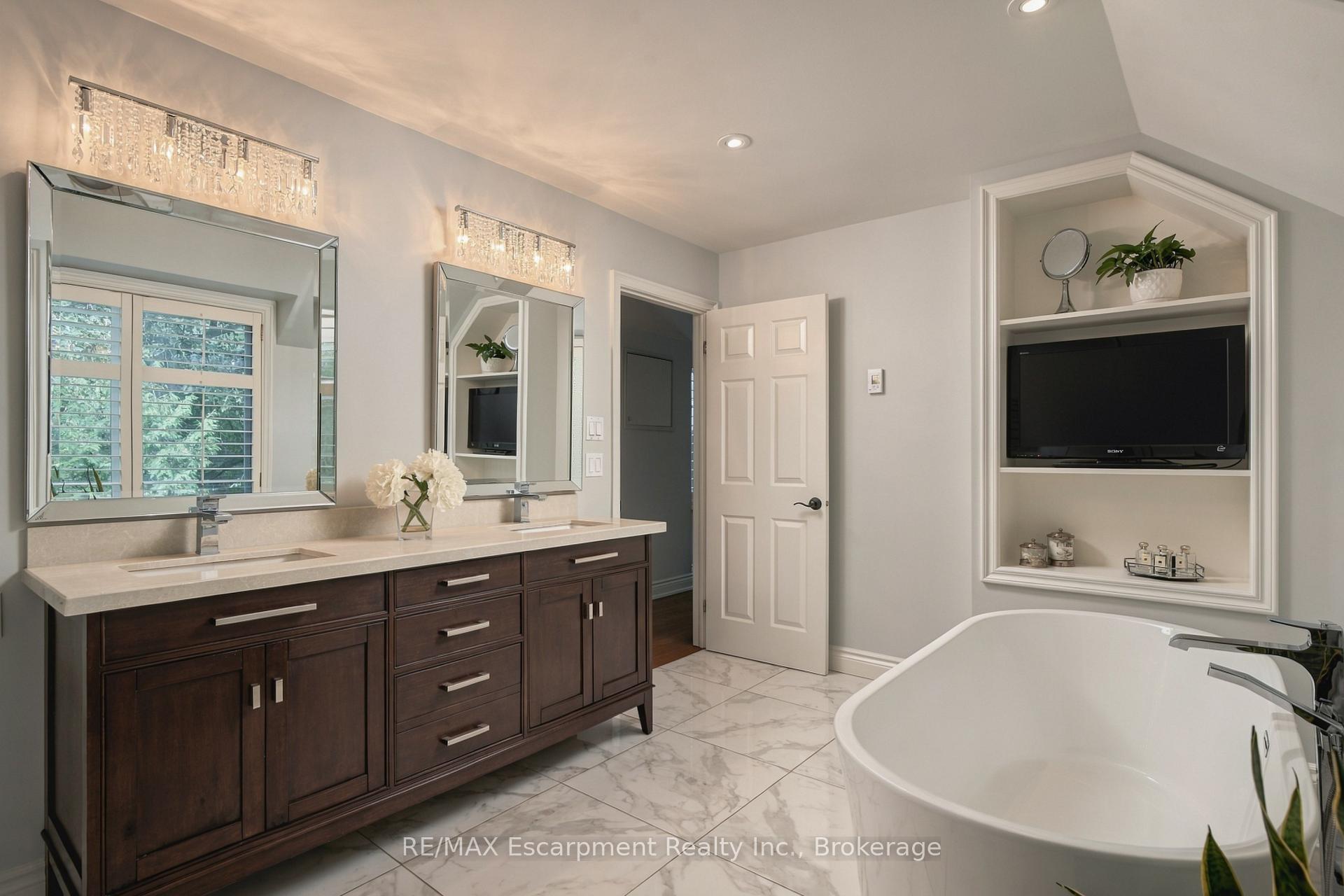 Photo 56 of 1530 Chasehurst Drive, Mississauga, Lorne Park — HOMEH