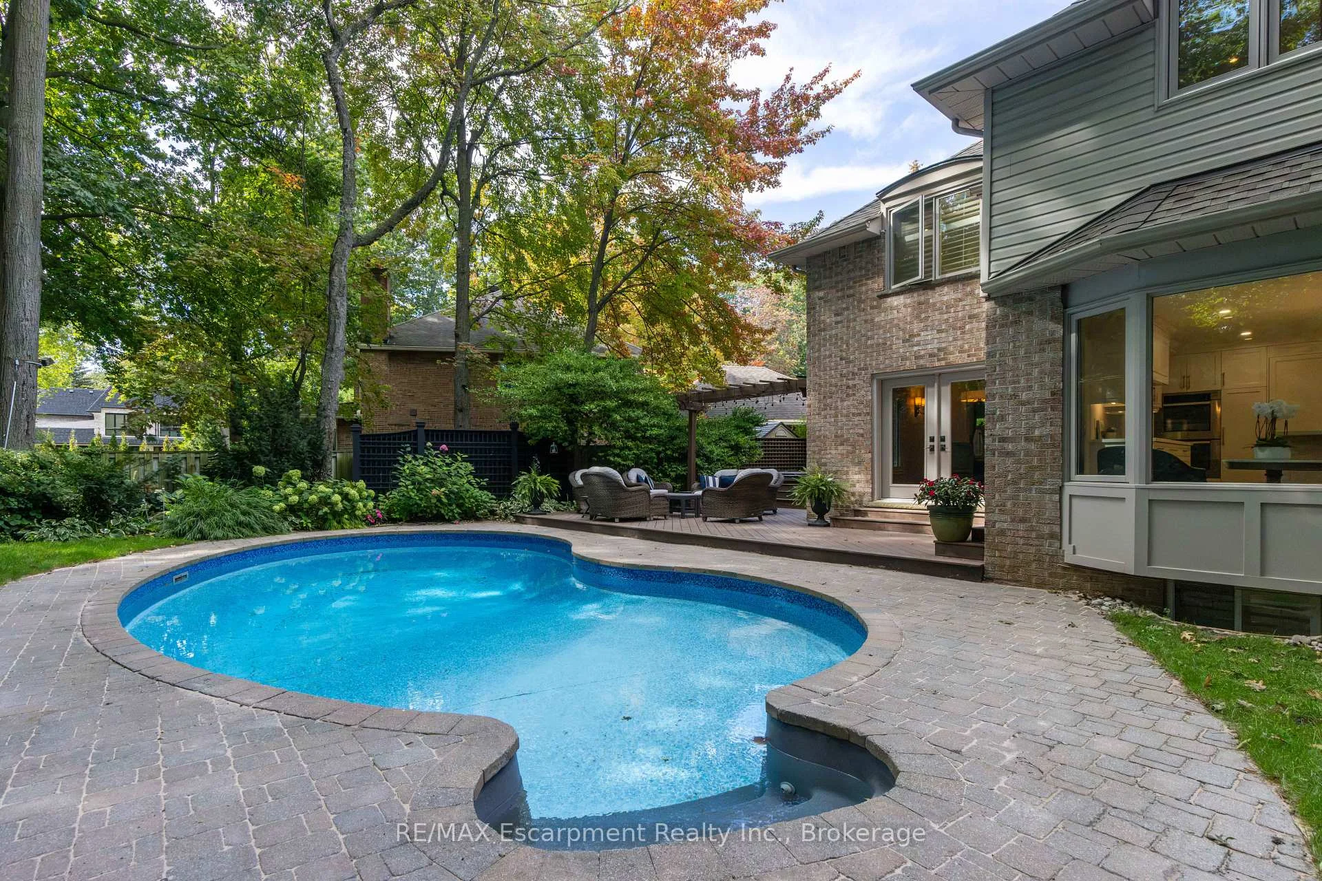 Photo 17 of 1530 Chasehurst Drive, Mississauga, Lorne Park — HOMEH