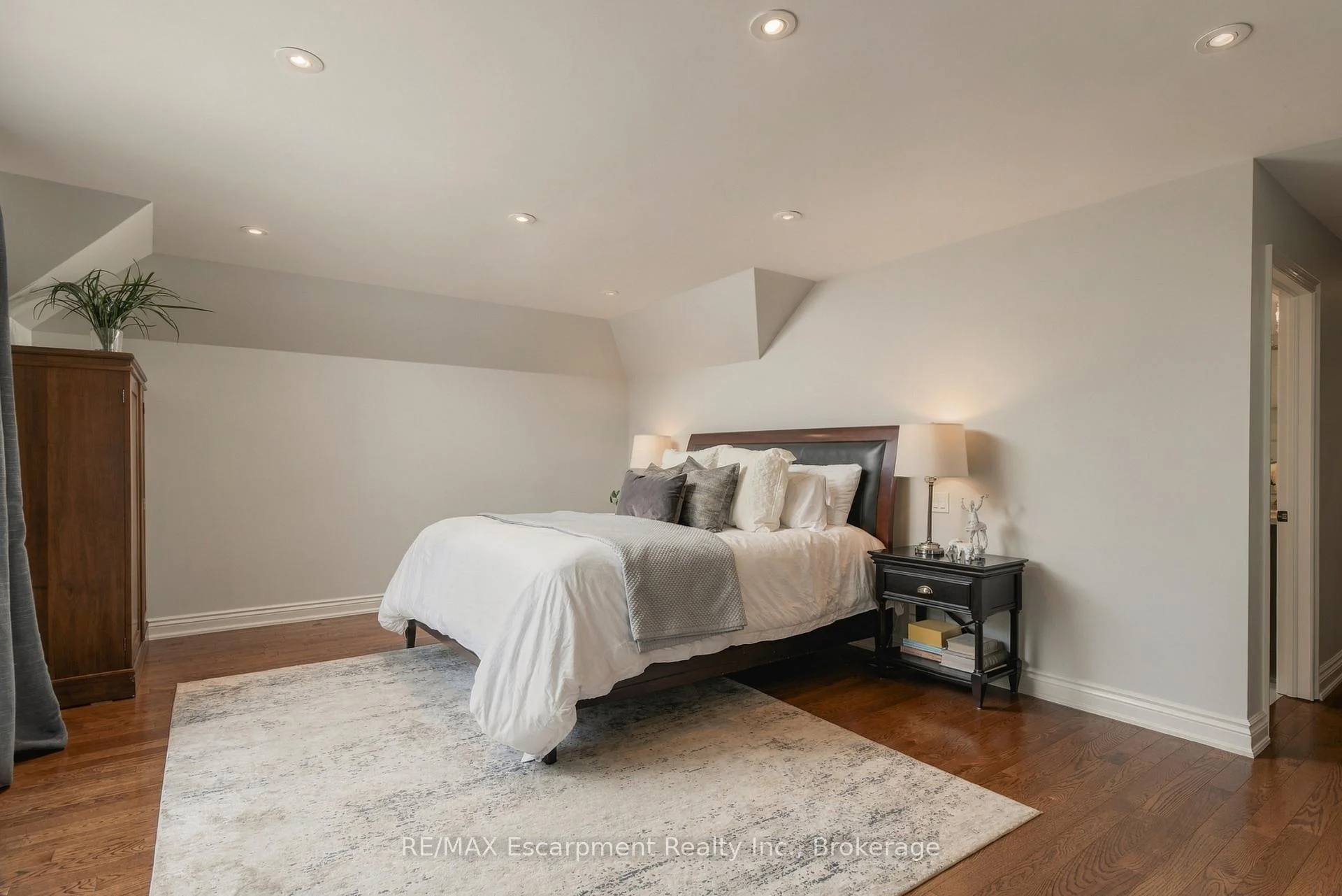 Photo 69 of 1530 Chasehurst Drive, Mississauga, Lorne Park — HOMEH
