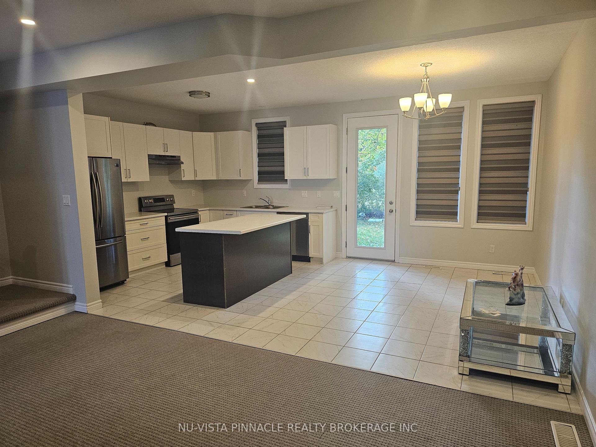 Photo 2 of 2039 Cedarpark Drive, London, North D — HOMEH
