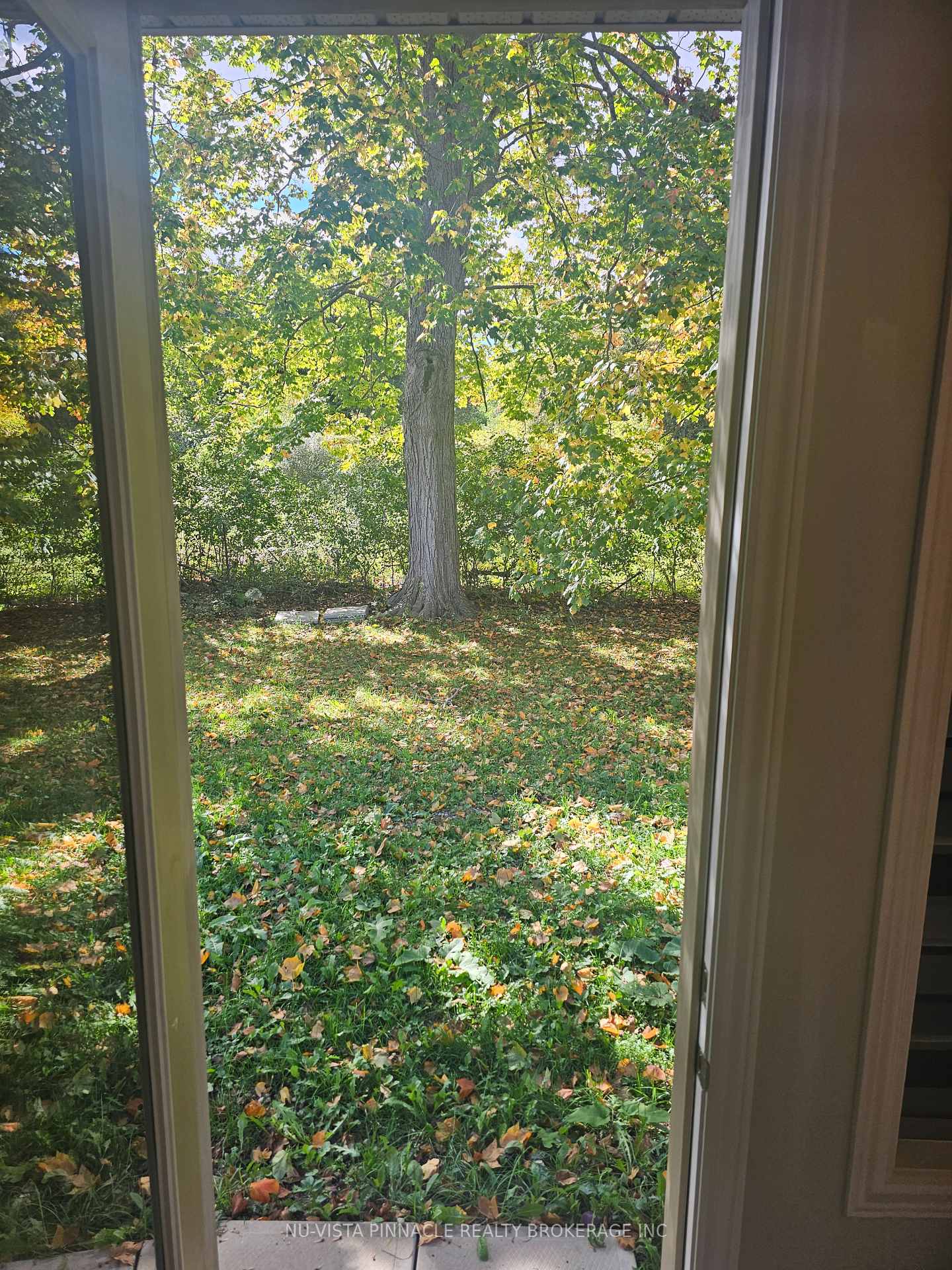 Photo 11 of 2039 Cedarpark Drive, London, North D — HOMEH