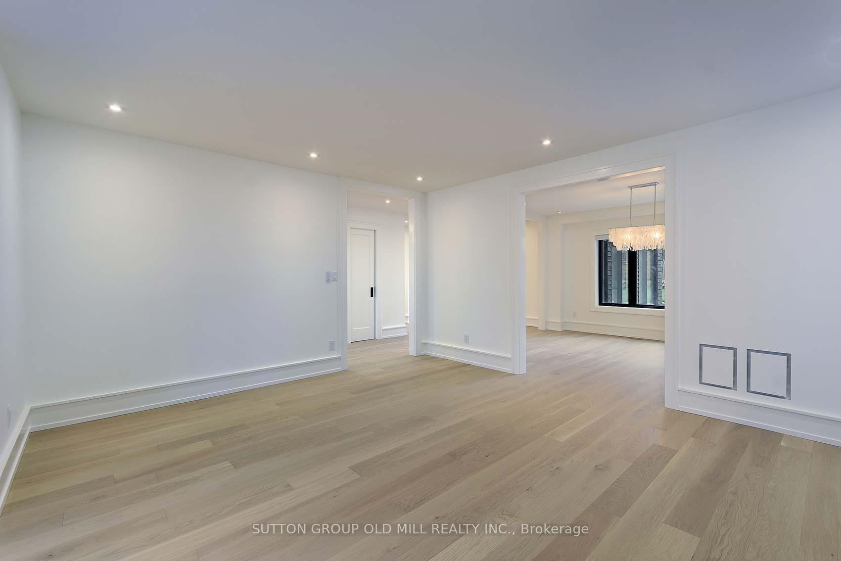 Photo 7 of 20 The Kingsway, Etobicoke, Kingsway South — HOMEH