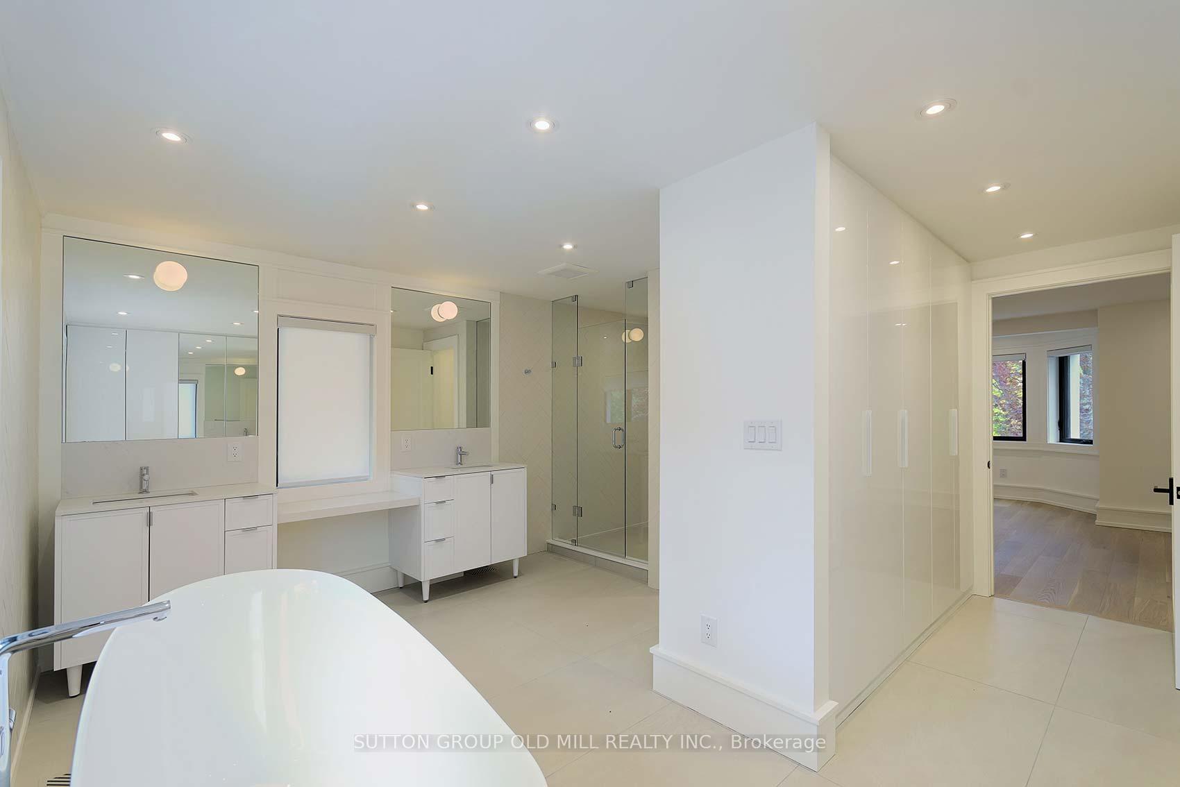 Photo 21 of 20 The Kingsway, Etobicoke, Kingsway South — HOMEH