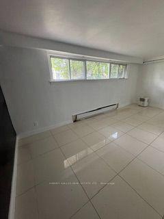 Photo of 437 Lawrence Avenue W