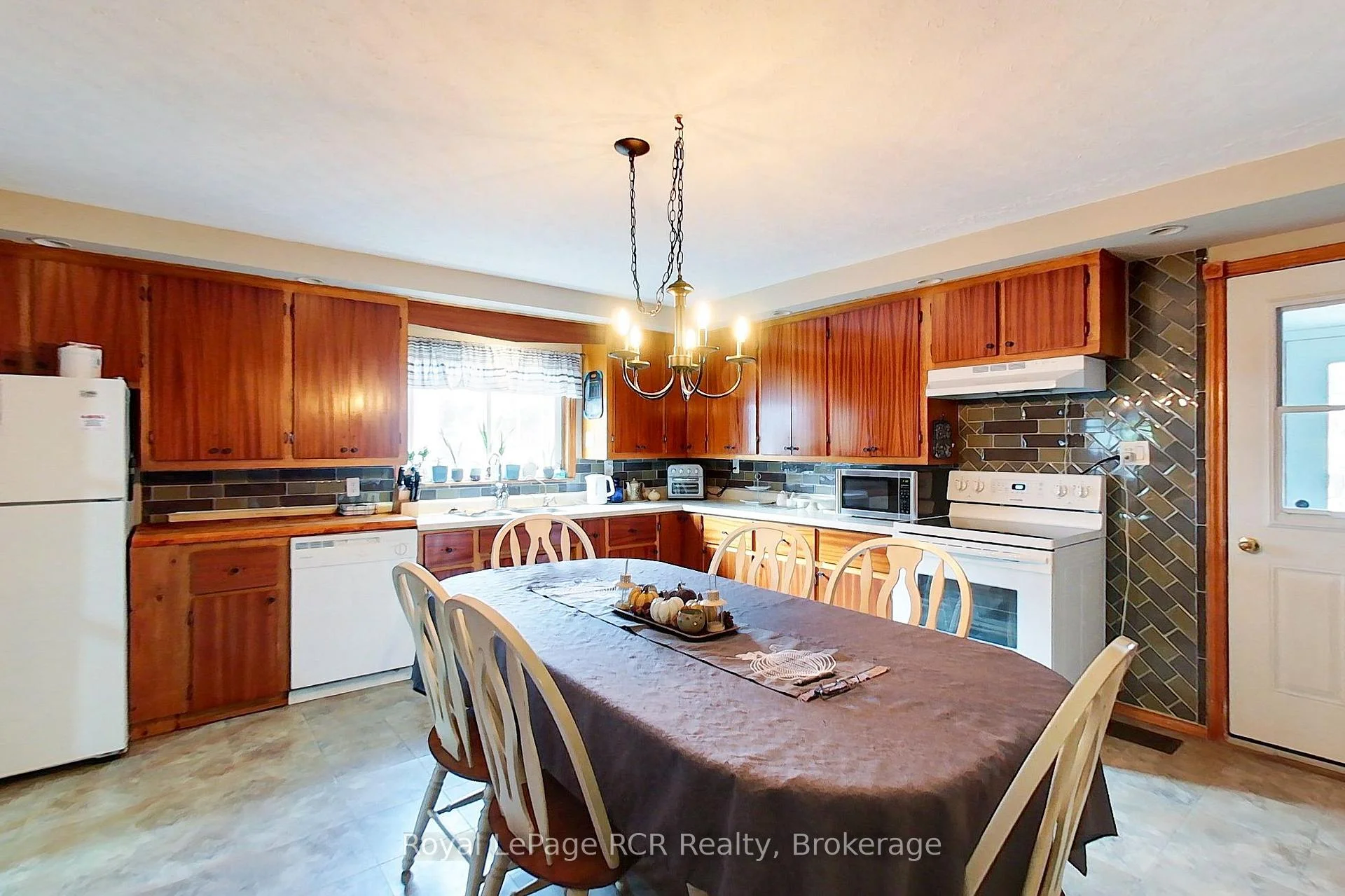 Photo 11 of 11 Gordon Street E, South Bruce — HOMEH