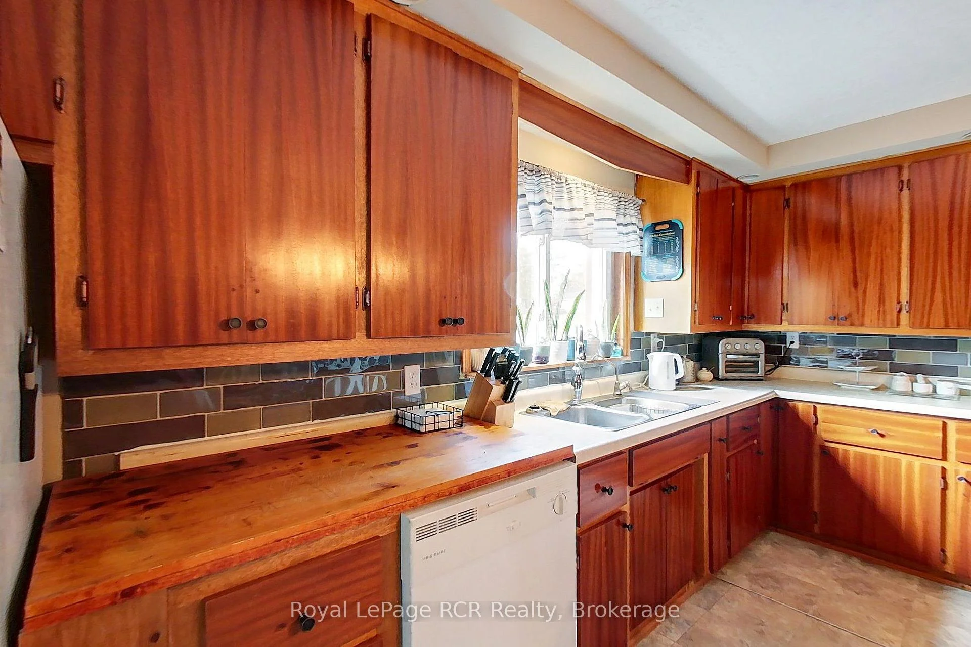 Photo 14 of 11 Gordon Street E, South Bruce — HOMEH