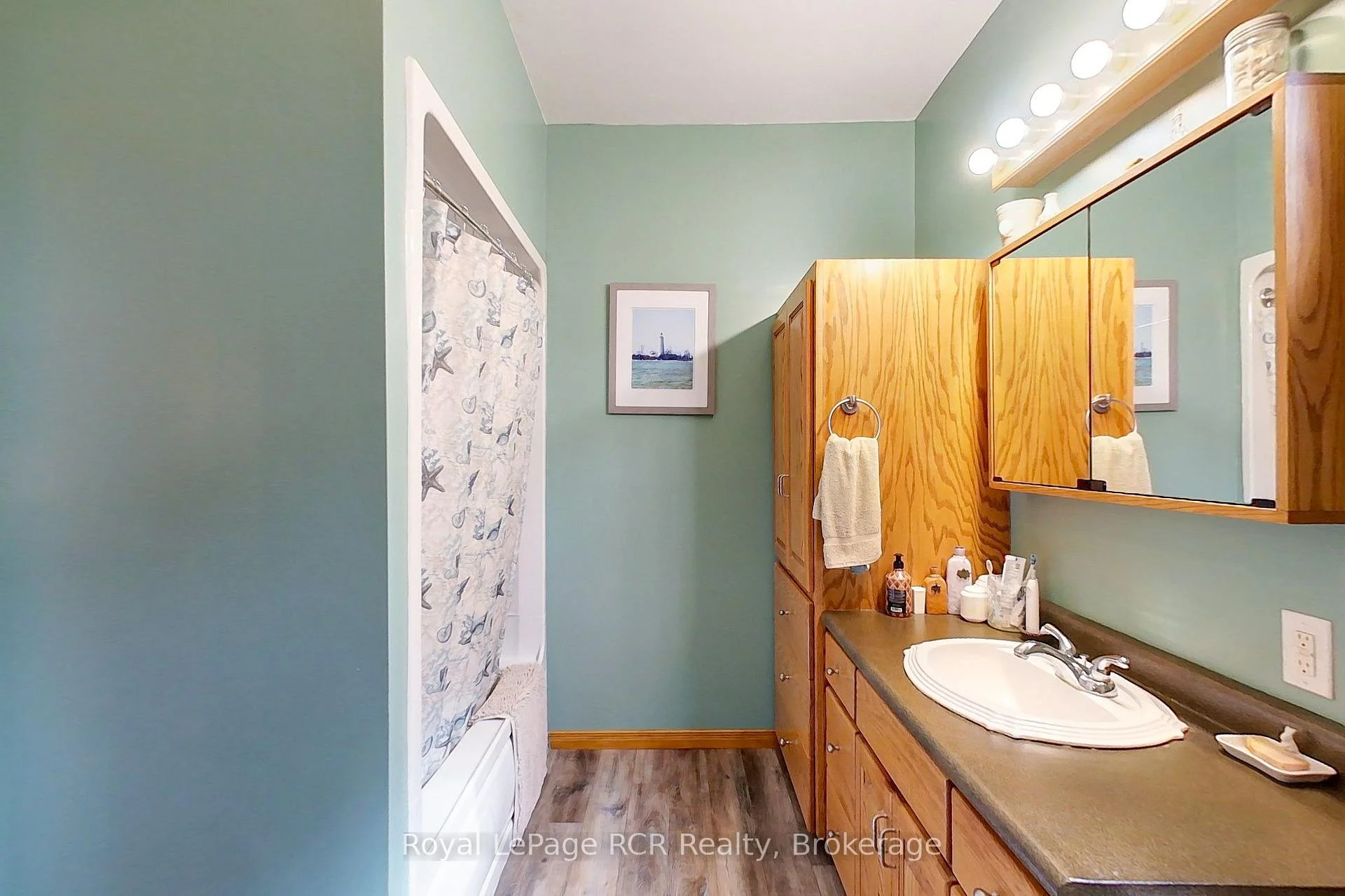 Photo 24 of 11 Gordon Street E, South Bruce — HOMEH