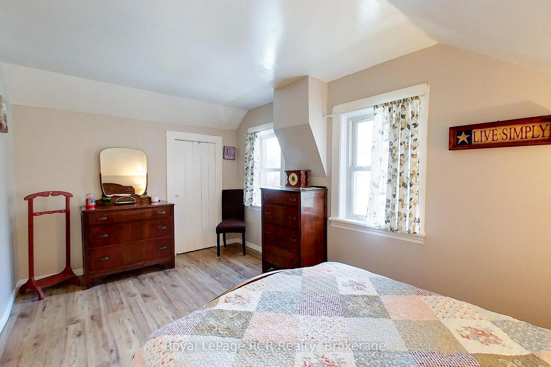 Photo 29 of 11 Gordon Street E, South Bruce — HOMEH