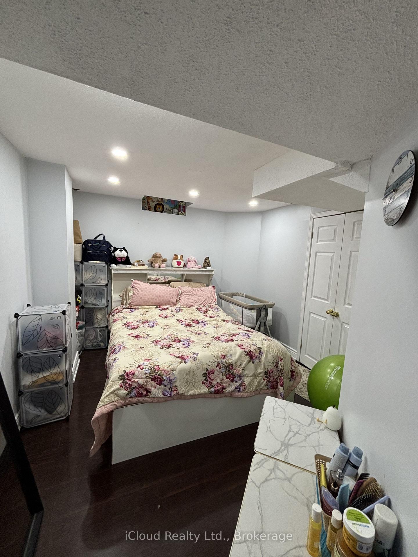 Photo 4 of Unit Bsmt, 37 Duggan Drive, Brampton, Fletcher's West — HOMEH
