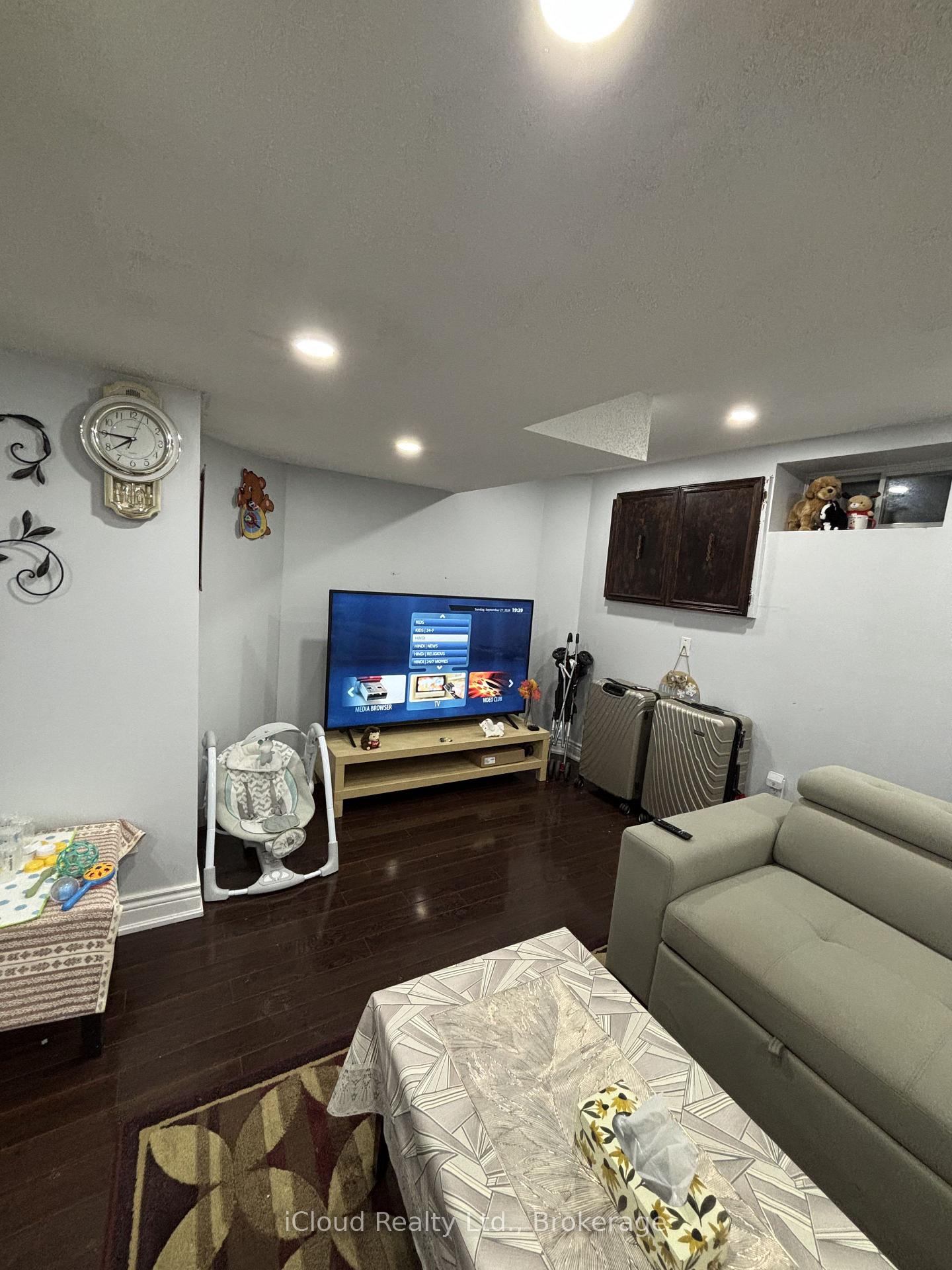 Photo 7 of Unit Bsmt, 37 Duggan Drive, Brampton, Fletcher's West — HOMEH