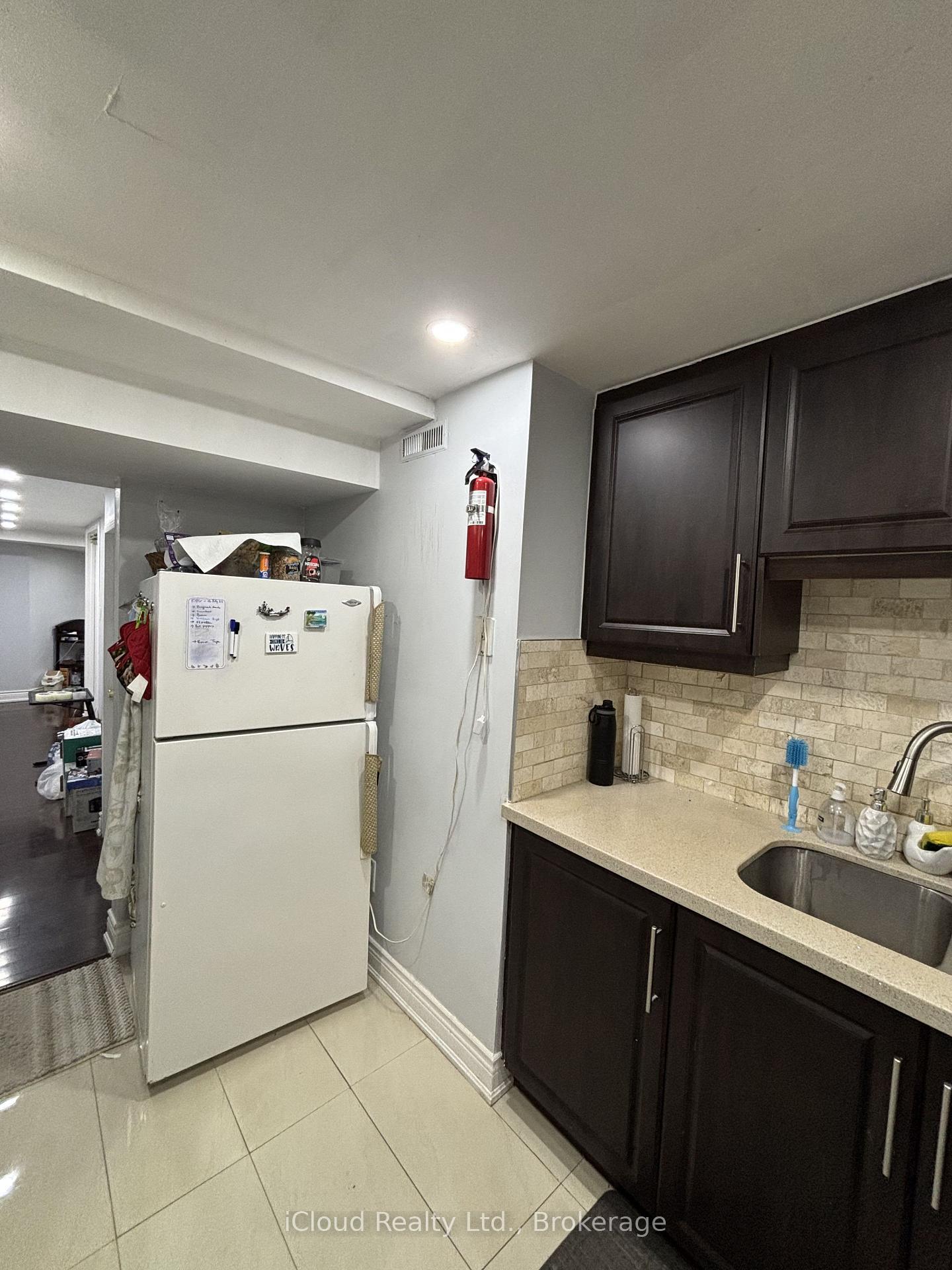 Photo 10 of Unit Bsmt, 37 Duggan Drive, Brampton, Fletcher's West — HOMEH