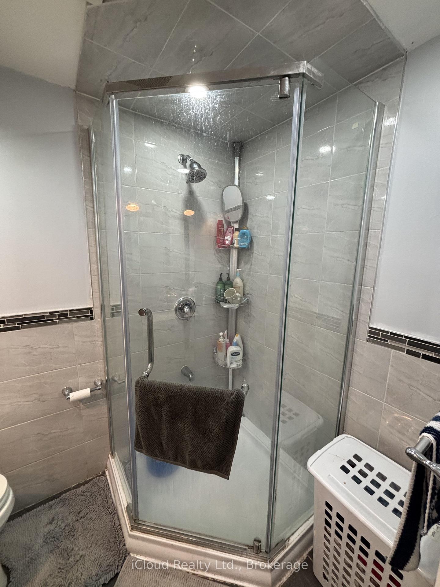 Photo 11 of Unit Bsmt, 37 Duggan Drive, Brampton, Fletcher's West — HOMEH
