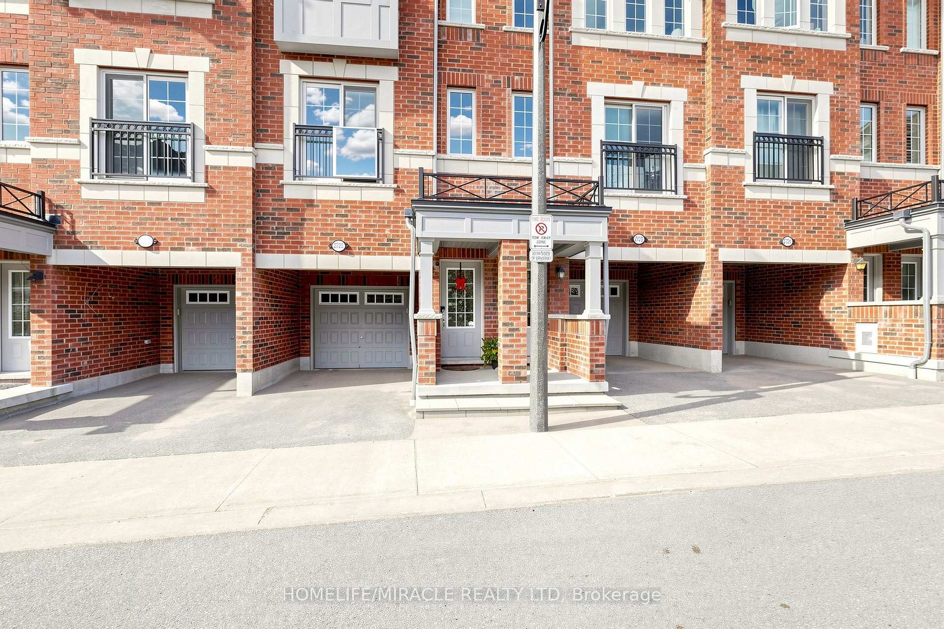 Photo 2 of 2725 Deputy Minister Path, Oshawa, Windfields — HOMEH