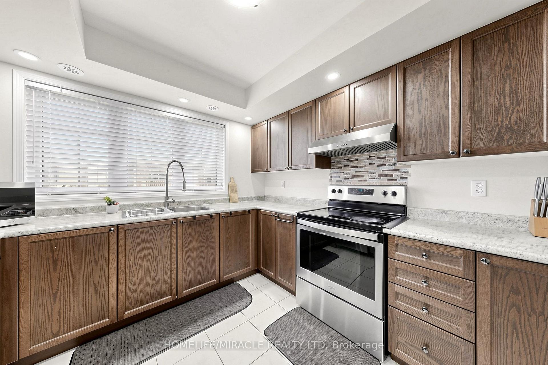 Photo 10 of 2725 Deputy Minister Path, Oshawa, Windfields — HOMEH