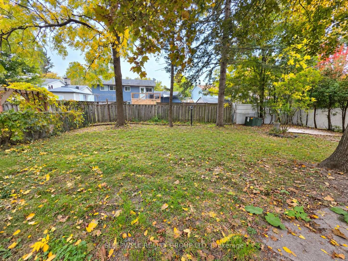 Photo 12 of Unit B, 16 Banner Road, Ottawa, Sheahan Estates/Trend Village — HOMEH