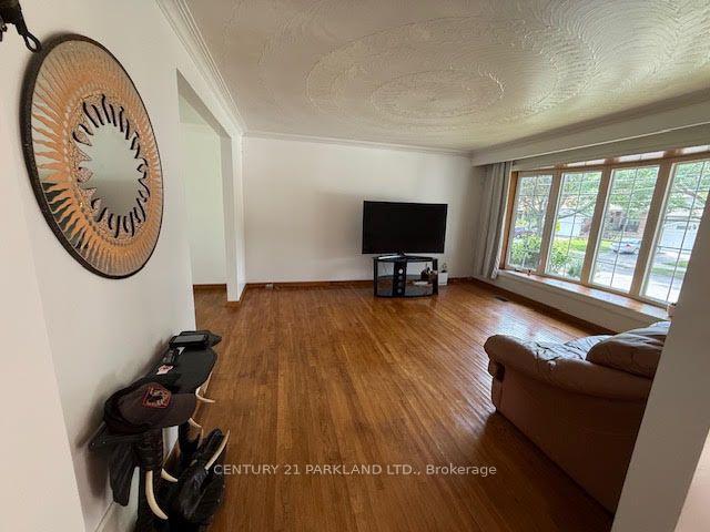 Photo 4 of 59 Cedar Drive, Scarborough, Scarborough Village — HOMEH