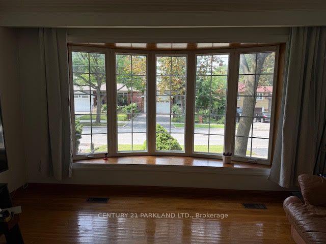 Photo 5 of 59 Cedar Drive, Scarborough, Scarborough Village — HOMEH