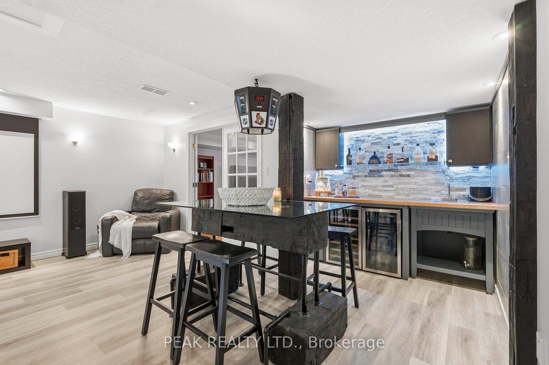Photo 32 of 173 Stiefelmeyer Crescent, Wilmot, Baden — HOMEH