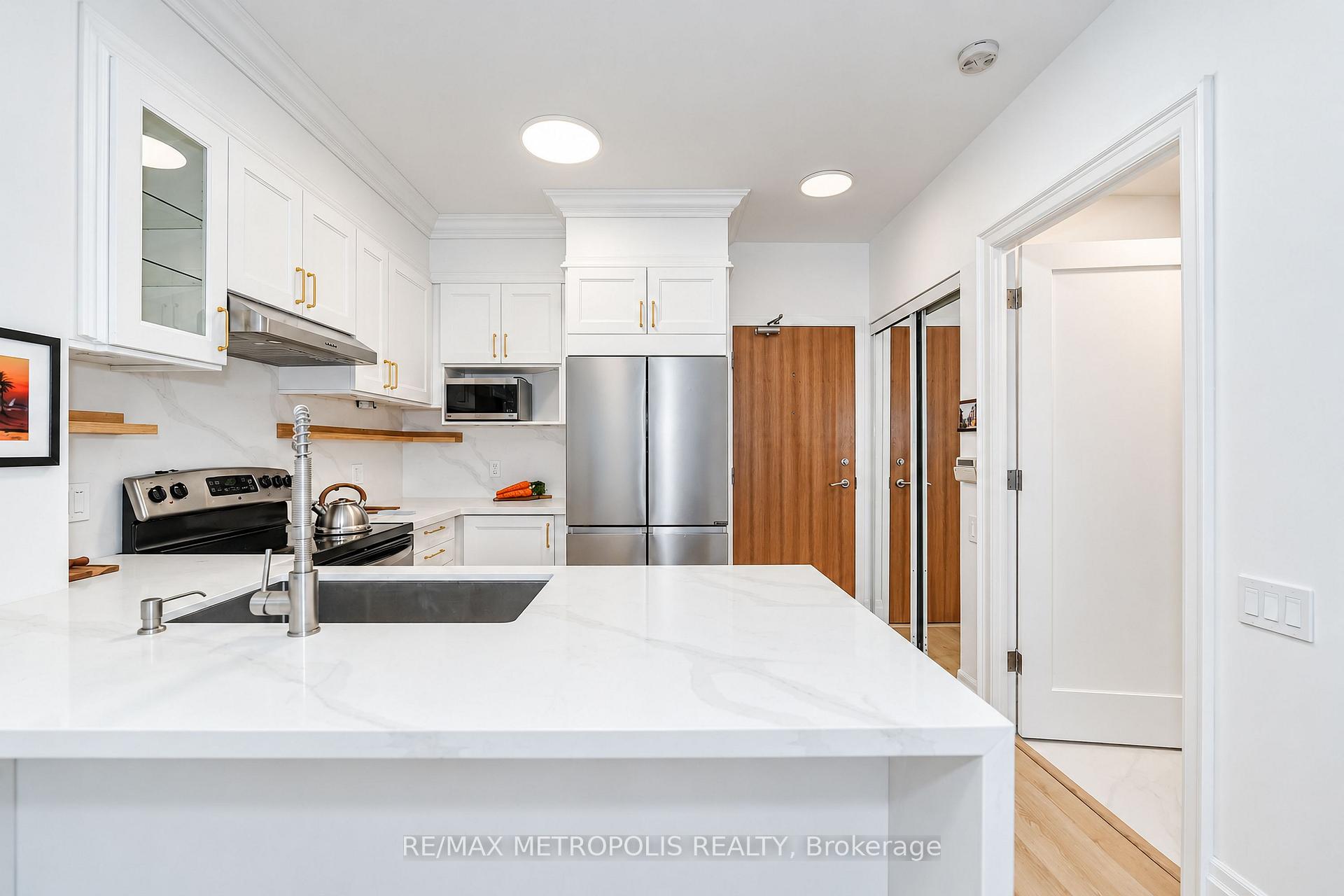 Photo 10 of Unit 3709, 2191 Yonge Street, Toronto, Mount Pleasant West — HOMEH