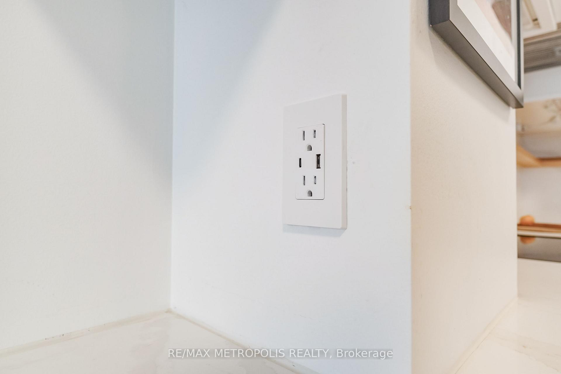 Photo 30 of Unit 3709, 2191 Yonge Street, Toronto, Mount Pleasant West — HOMEH
