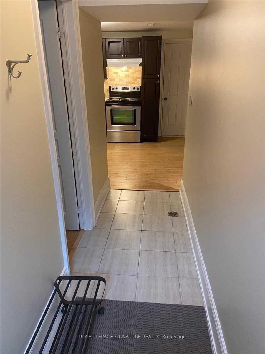 Photo 3 of Unit Lower, 41 Kimbermount Drive, Scarborough, L'Amoreaux — HOMEH