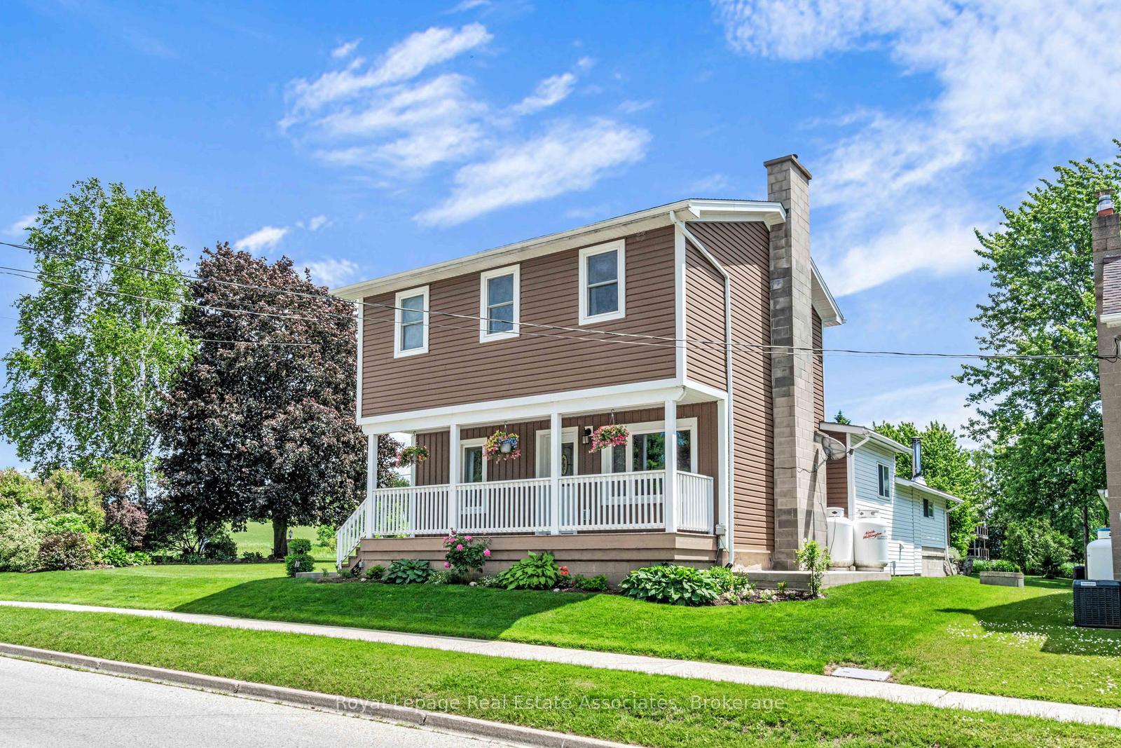 Photo 3 of 117 Helena Street, West Grey — HOMEH