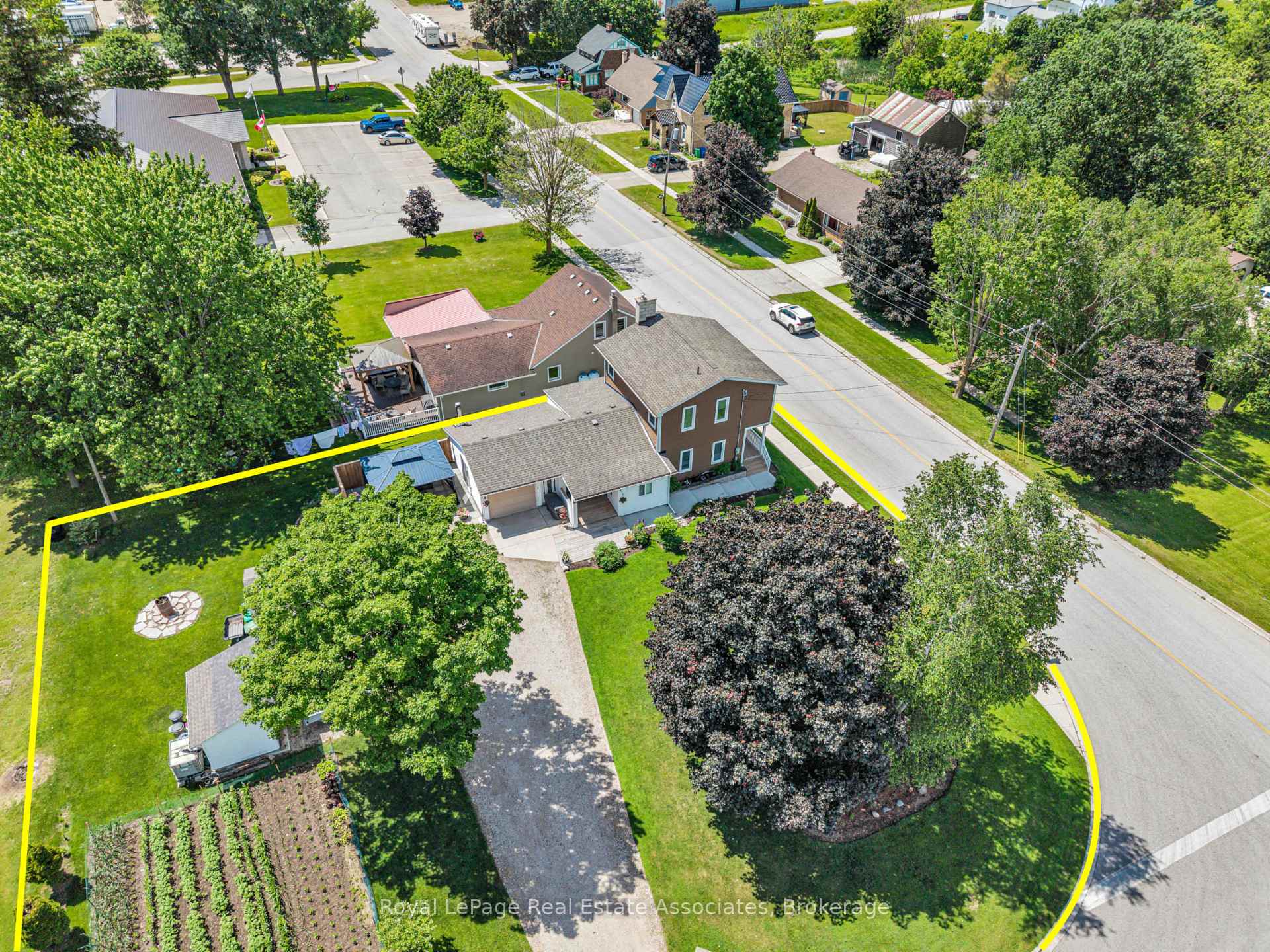 Photo 5 of 117 Helena Street, West Grey — HOMEH