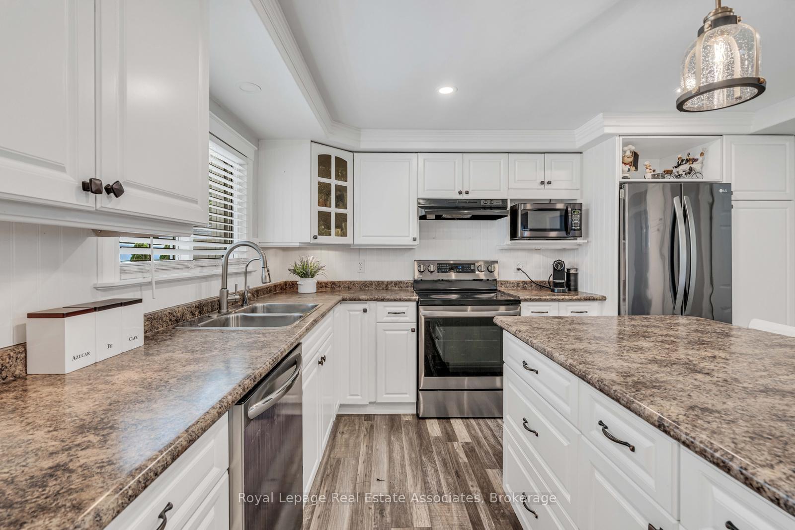 Photo 15 of 117 Helena Street, West Grey — HOMEH