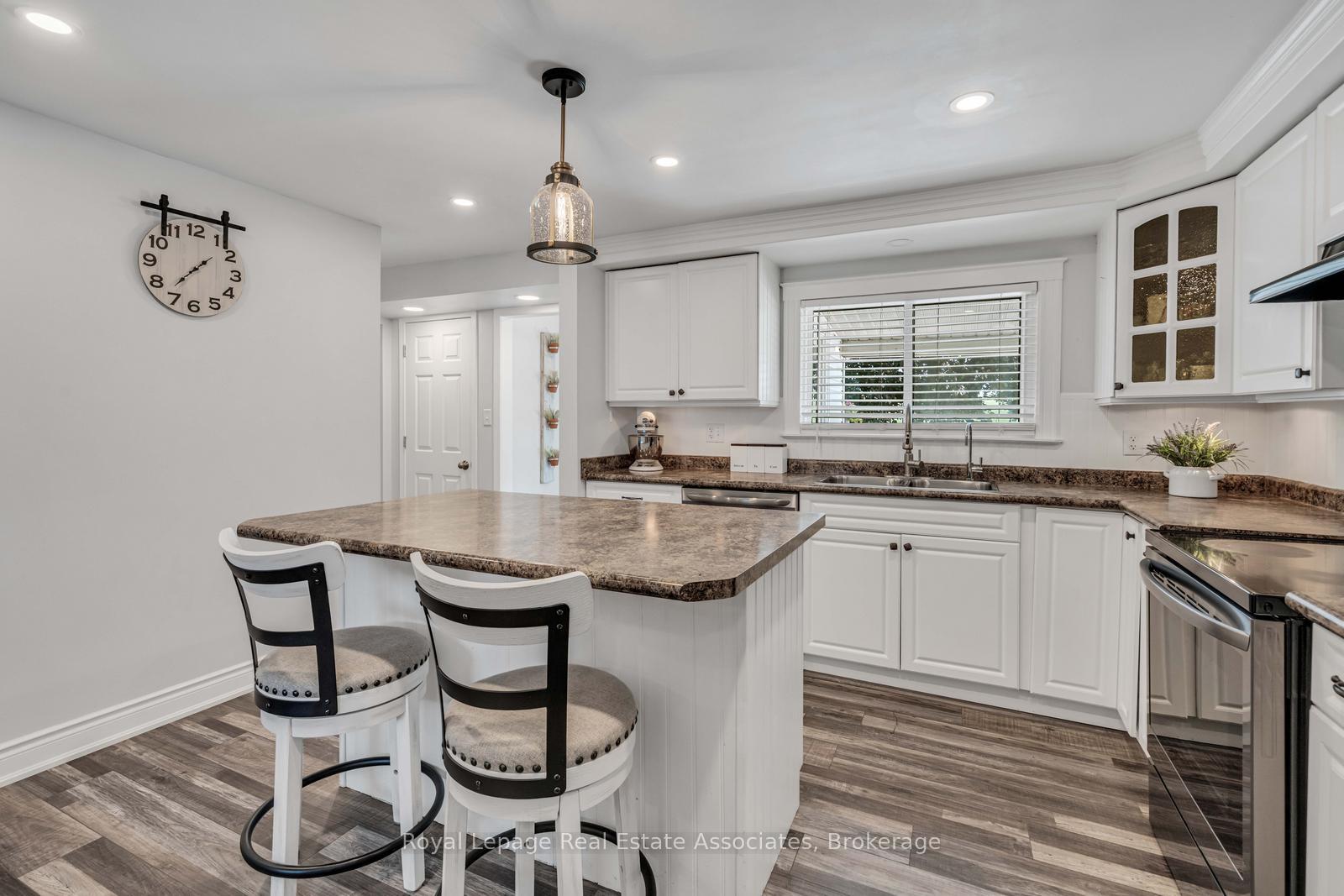 Photo 16 of 117 Helena Street, West Grey — HOMEH