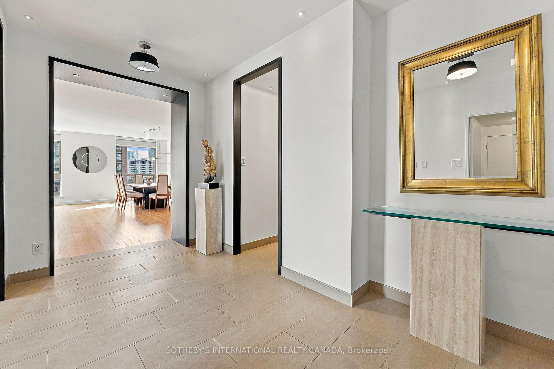 Photo 3 of Unit 801, 1132 Bay Street, Toronto, Bay Street Corridor — HOMEH