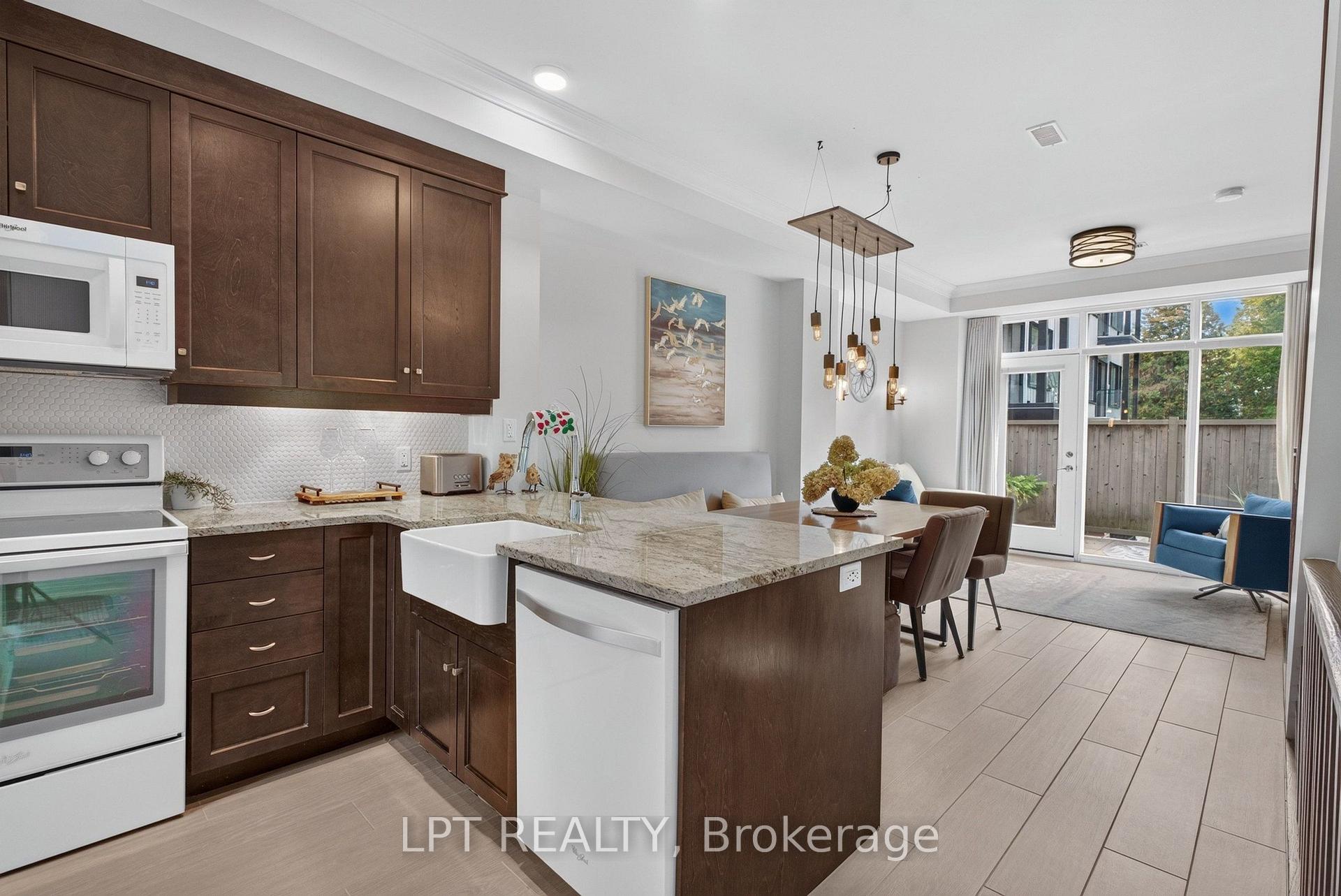 Photo 7 of 348 Ravenhill Avenue E, Ottawa, McKellar/Highland — HOMEH