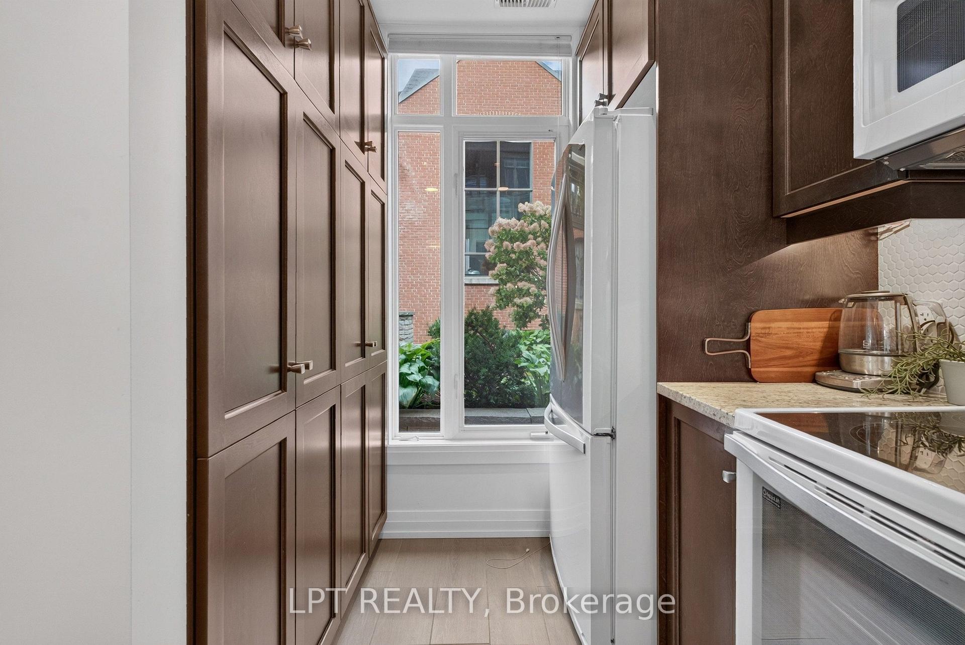 Photo 9 of 348 Ravenhill Avenue E, Ottawa, McKellar/Highland — HOMEH