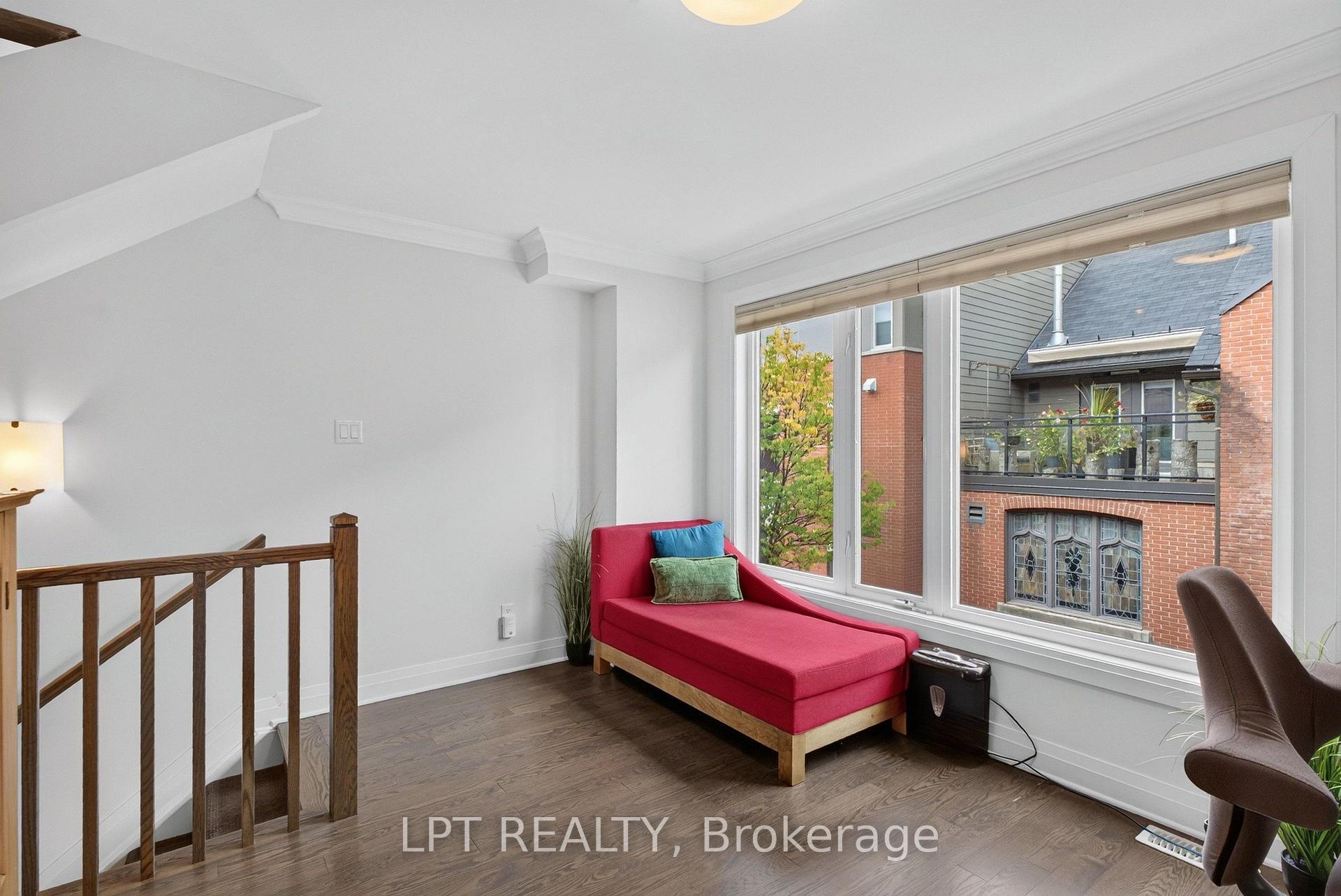 Photo 20 of 348 Ravenhill Avenue E, Ottawa, McKellar/Highland — HOMEH
