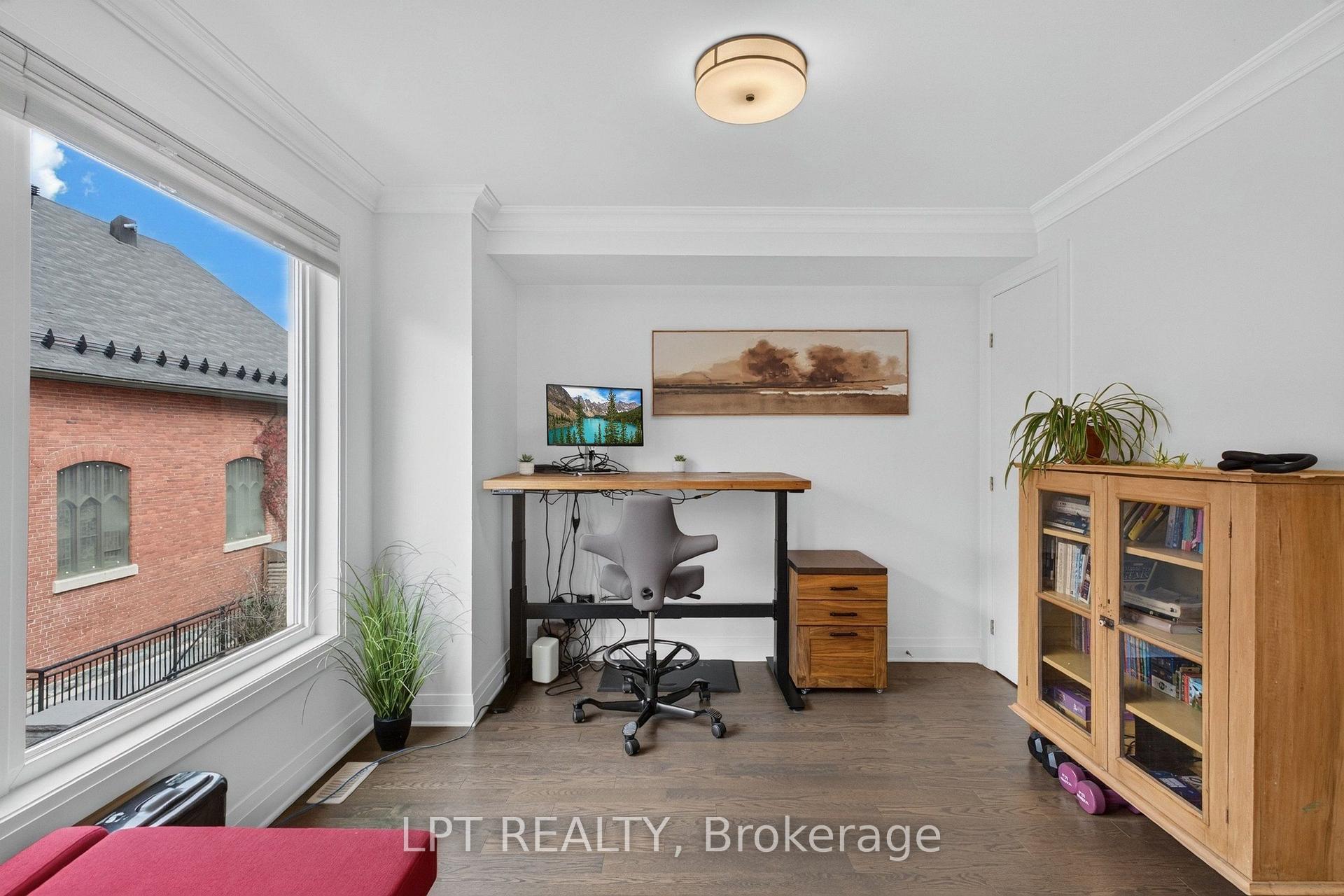 Photo 21 of 348 Ravenhill Avenue E, Ottawa, McKellar/Highland — HOMEH