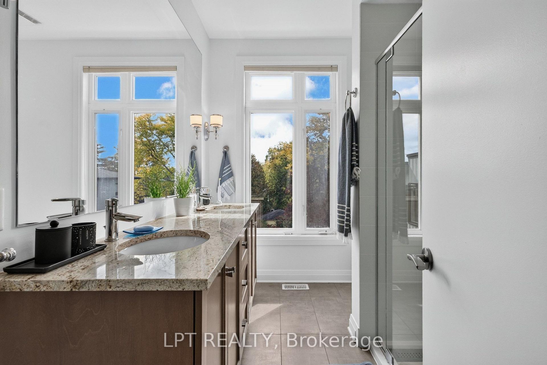 Photo 32 of 348 Ravenhill Avenue E, Ottawa, McKellar/Highland — HOMEH