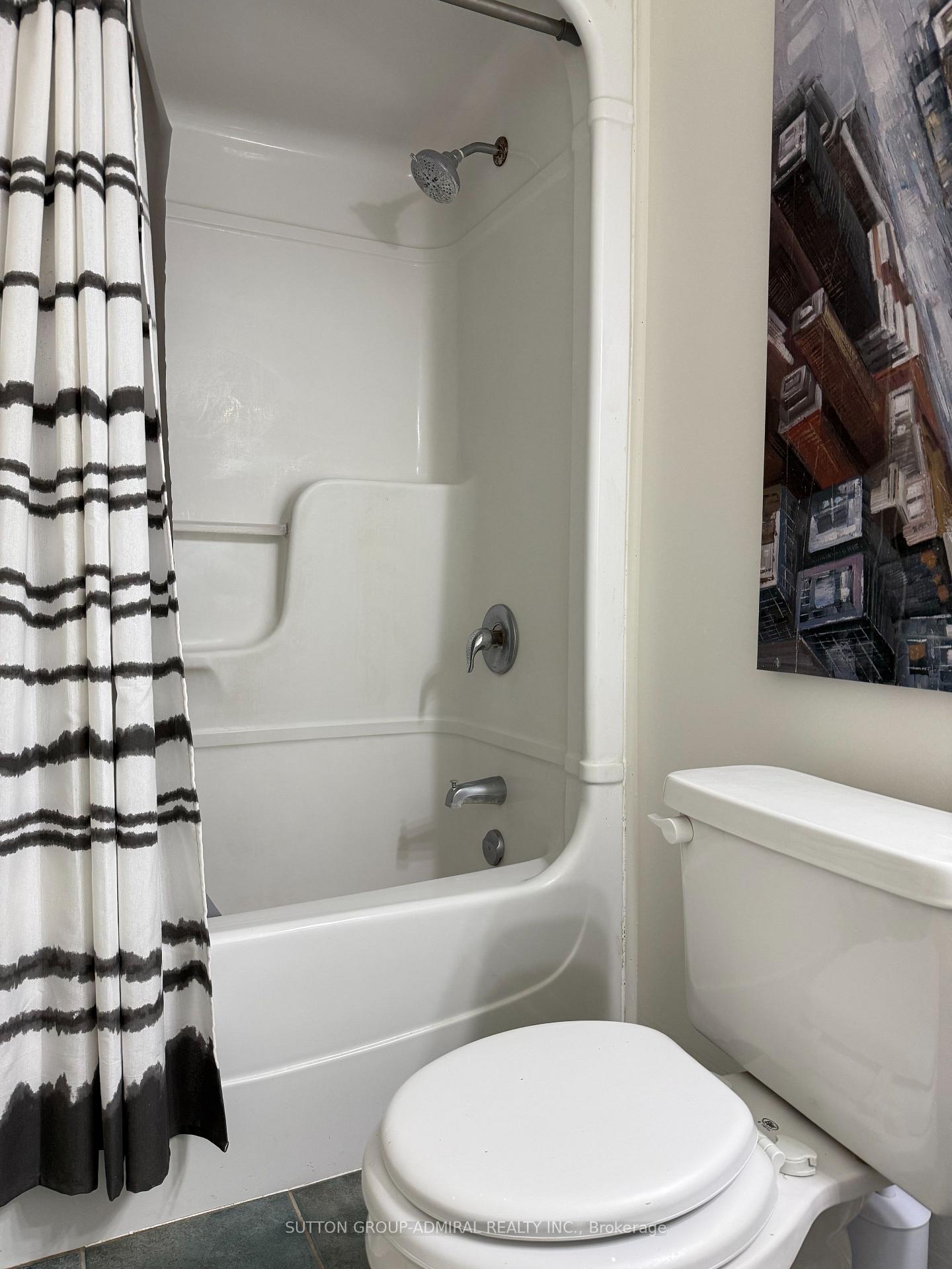 Photo 10 of 132 Brown Wood Drive, Barrie, Little Lake — HOMEH