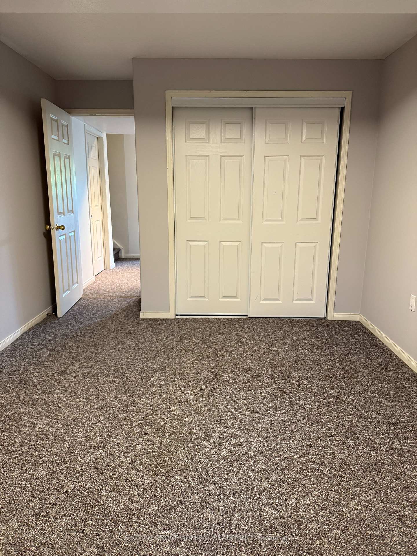 Photo 12 of 132 Brown Wood Drive, Barrie, Little Lake — HOMEH