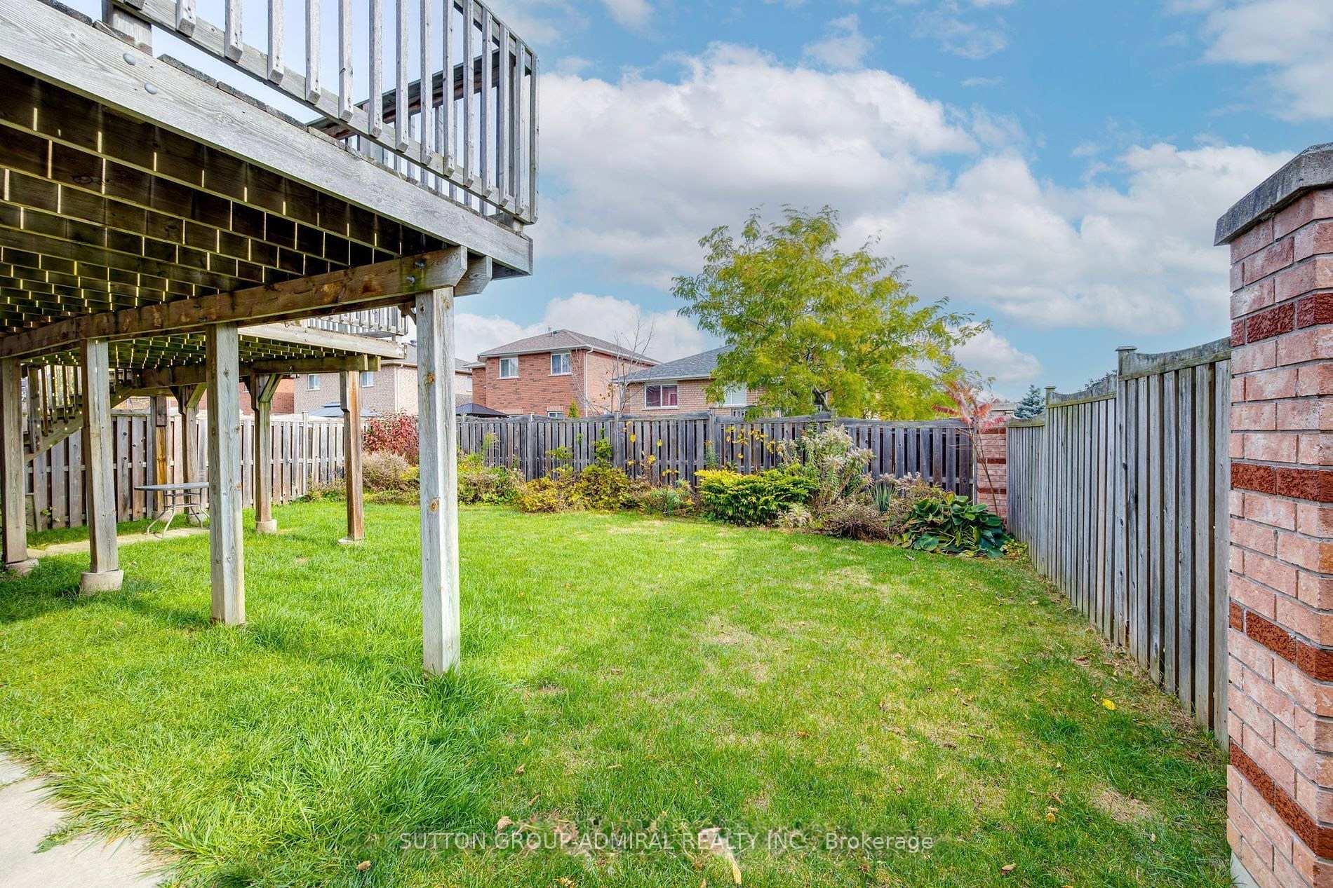 Photo 13 of 132 Brown Wood Drive, Barrie, Little Lake — HOMEH