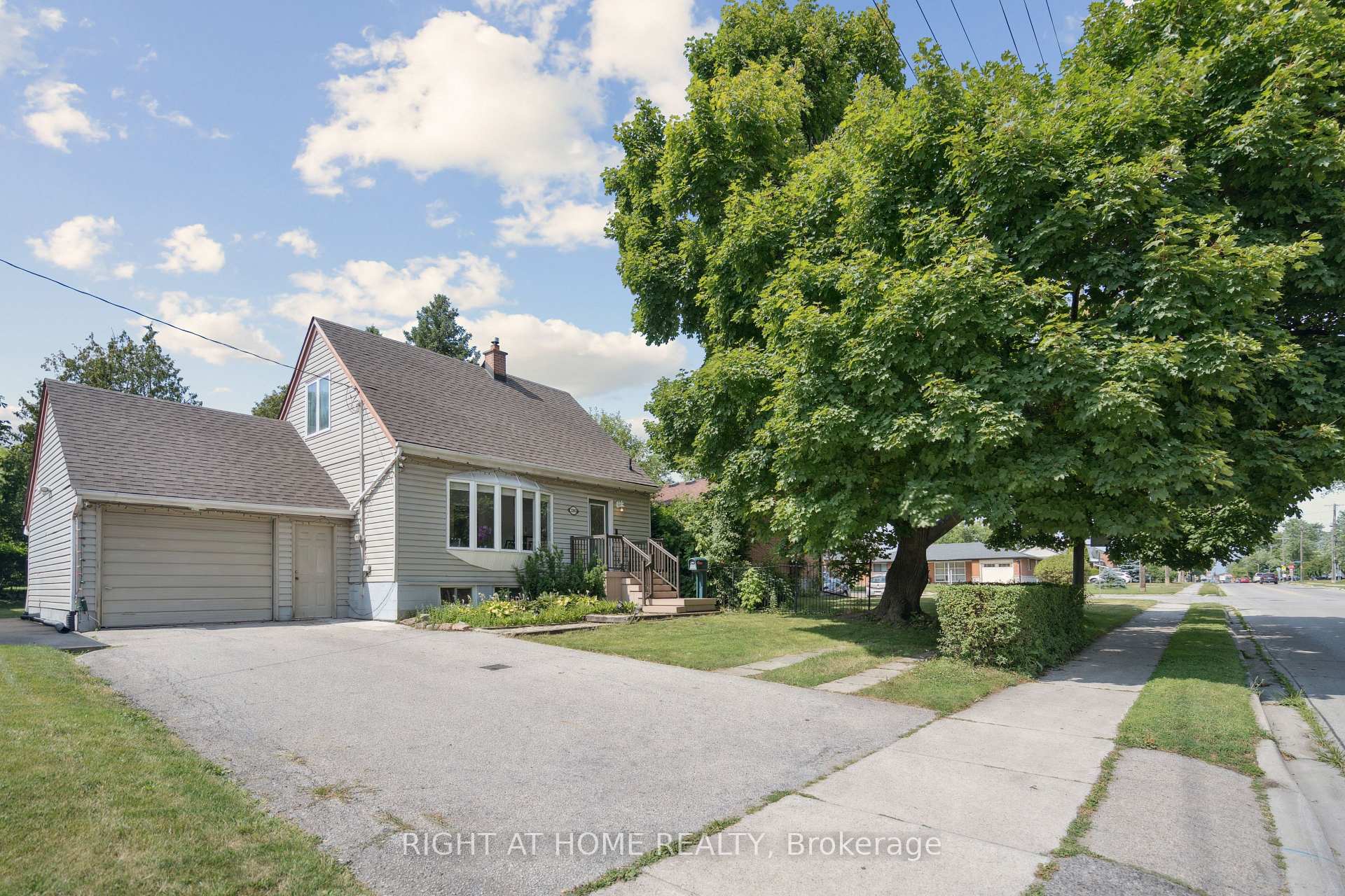 Photo of 2343 Mountainside Drive