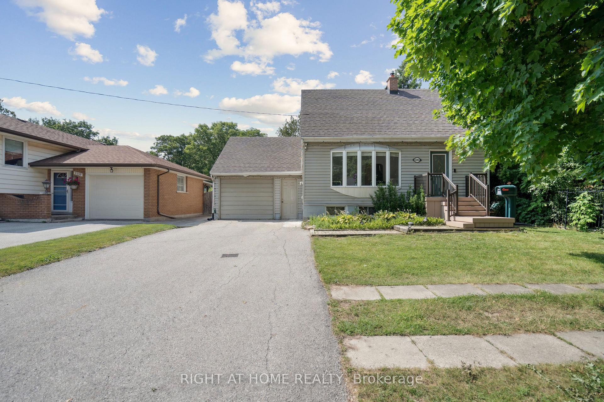Photo 3 of 2343 Mountainside Drive, Burlington, Mountainside — HOMEH