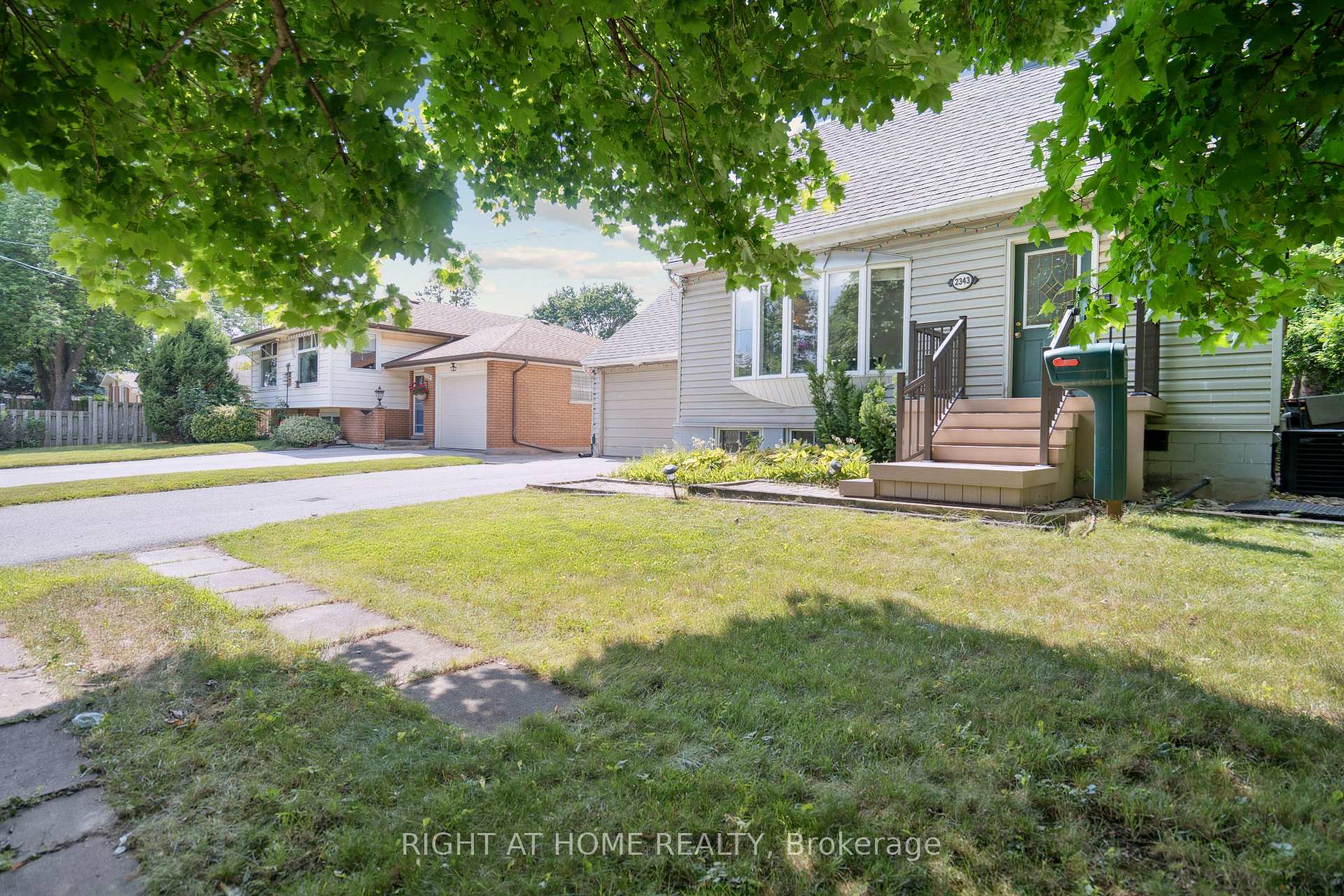 Photo 4 of 2343 Mountainside Drive, Burlington, Mountainside — HOMEH