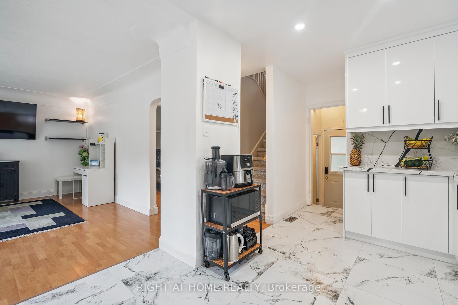 Photo 13 of 2343 Mountainside Drive, Burlington, Mountainside — HOMEH