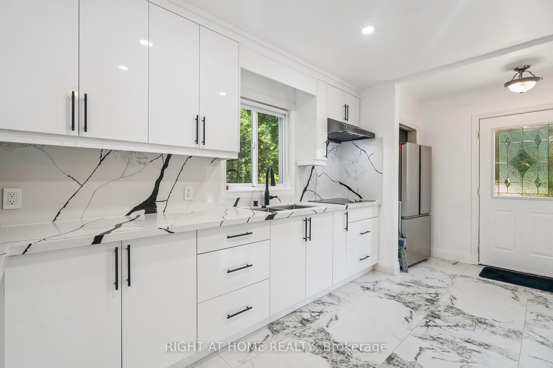 Photo 16 of 2343 Mountainside Drive, Burlington, Mountainside — HOMEH