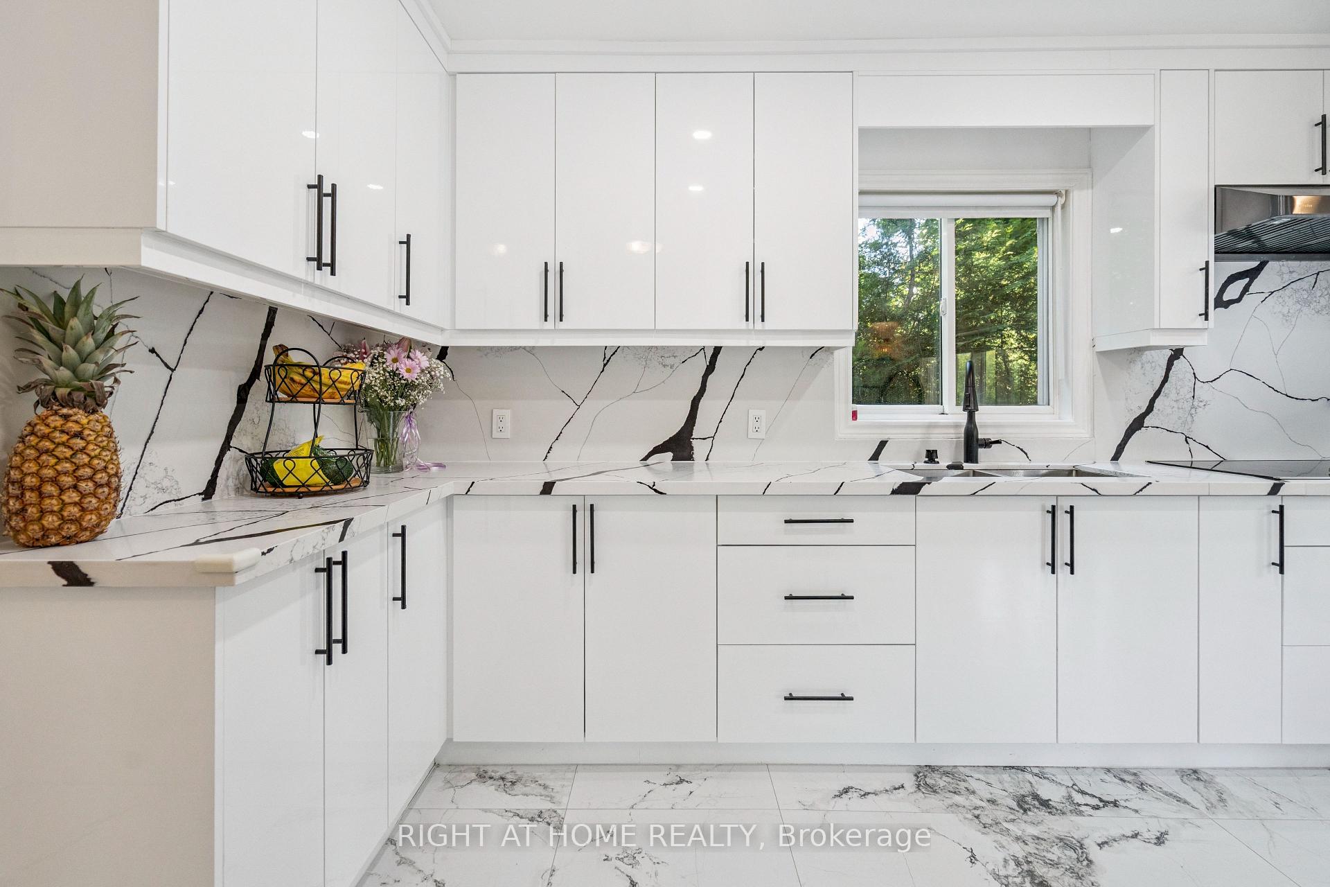 Photo 18 of 2343 Mountainside Drive, Burlington, Mountainside — HOMEH