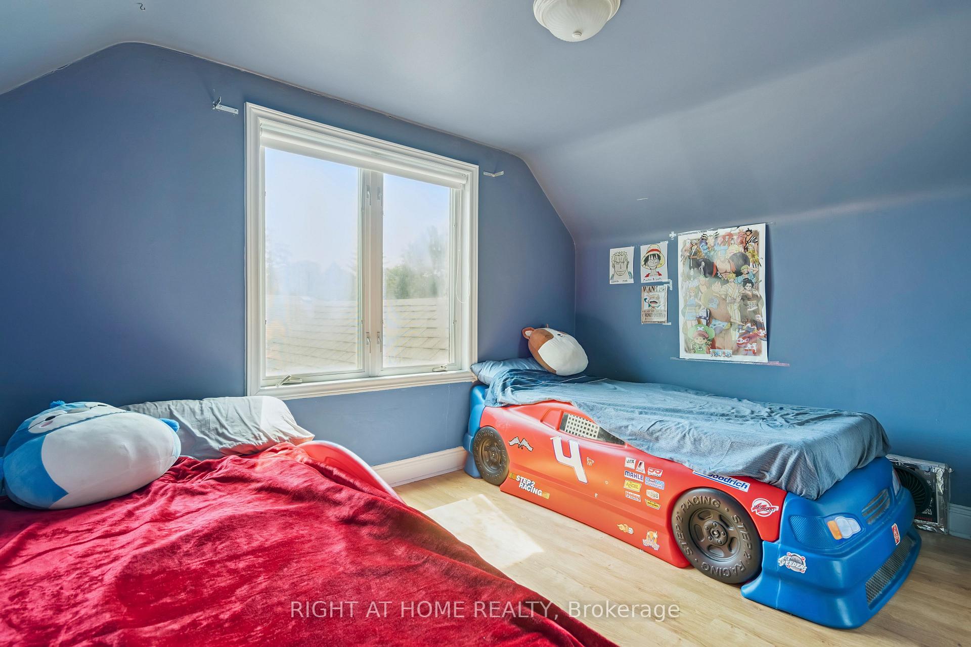 Photo 23 of 2343 Mountainside Drive, Burlington, Mountainside — HOMEH