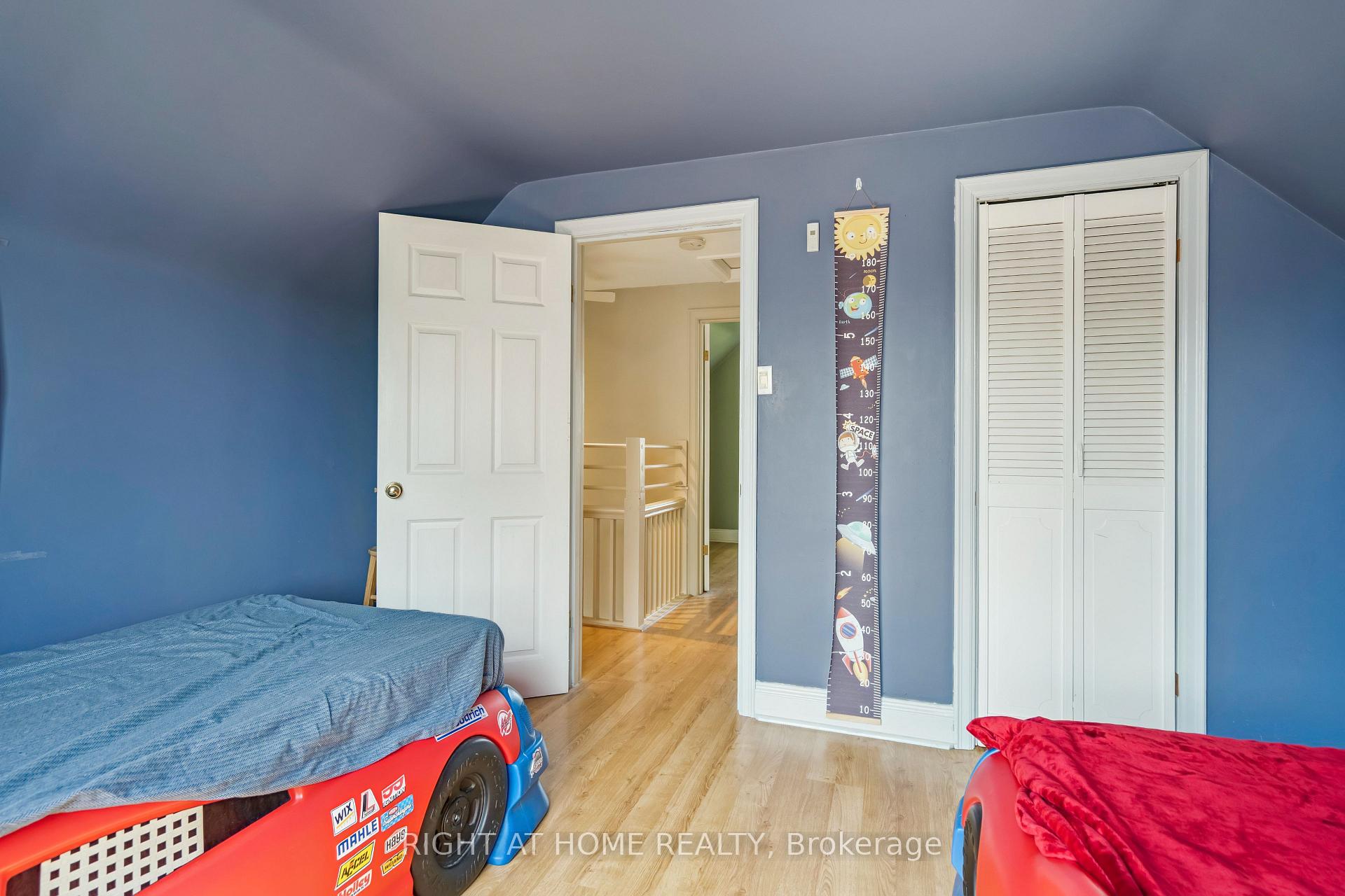 Photo 25 of 2343 Mountainside Drive, Burlington, Mountainside — HOMEH