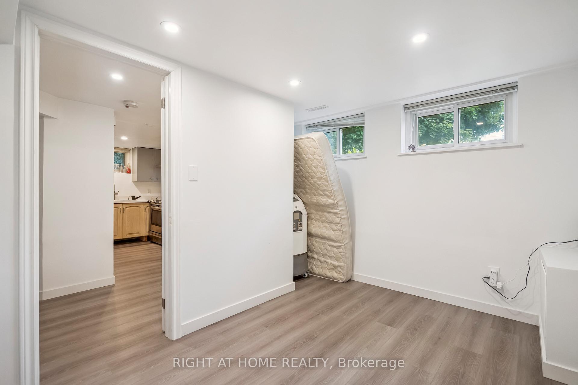 Photo 36 of 2343 Mountainside Drive, Burlington, Mountainside — HOMEH