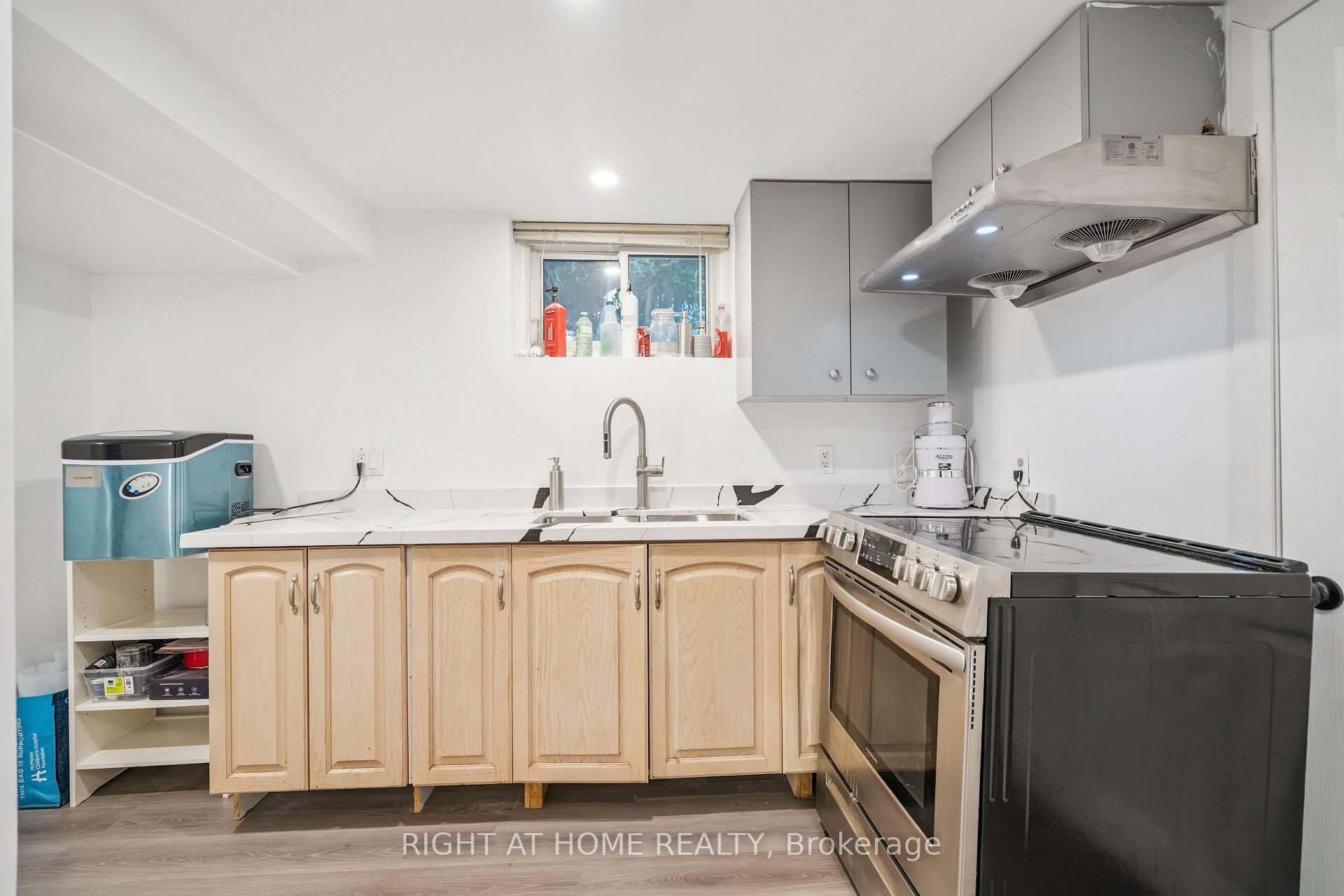Photo 39 of 2343 Mountainside Drive, Burlington, Mountainside — HOMEH