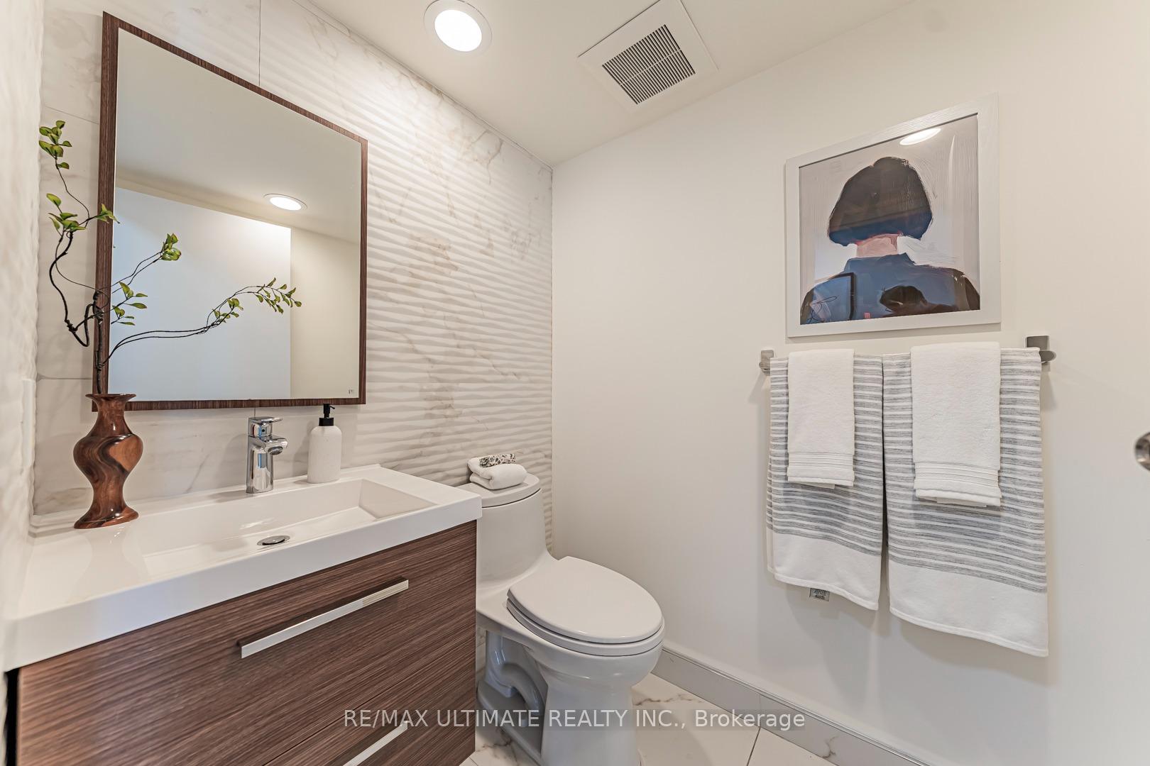Photo 18 of Unit 2206, 10 Queens Quay W, Toronto, Waterfront Communities — HOMEH