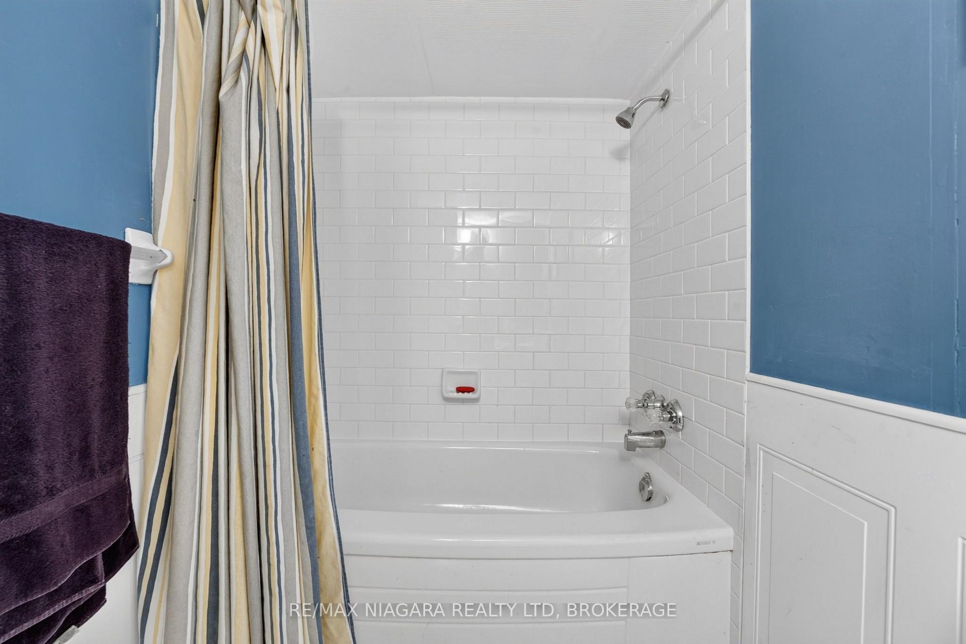 Photo 12 of 45 Green Maple Drive, St. Catharines, Secord Woods — HOMEH